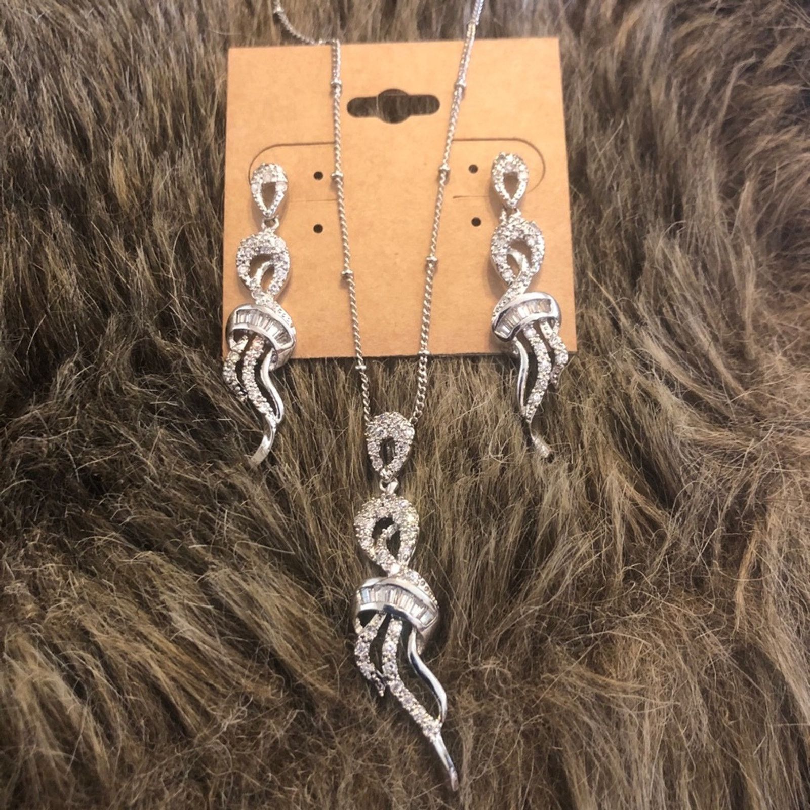 Jewelry Stunning cubic zirconia silver plated jewelry set Size ONE SIZE - 1 Thumbnail