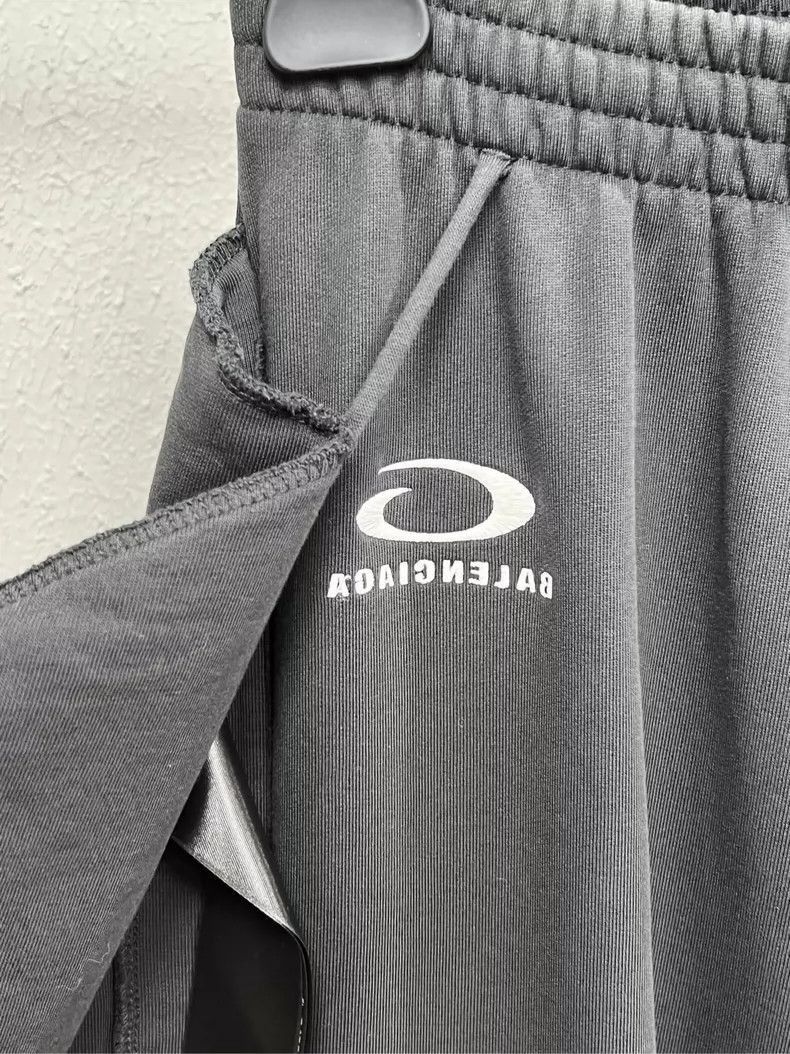 Balenciaga Balenciaga Balenciaga Logo Reversible Sweatpants in Black Size US 30 / EU 46 - 3 Thumbnail