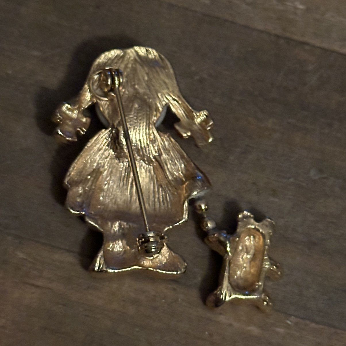 Vintage Vintage little girl with Teddy Bear brooch Size ONE SIZE - 4 Thumbnail
