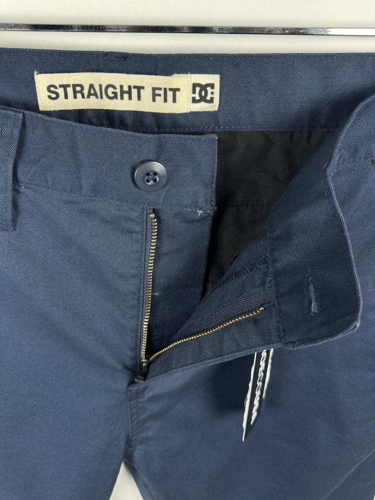 DC Essential DC Shoes Co Straight Fit Navy Chino Pants Size US 30 / EU 46 - 5 Thumbnail