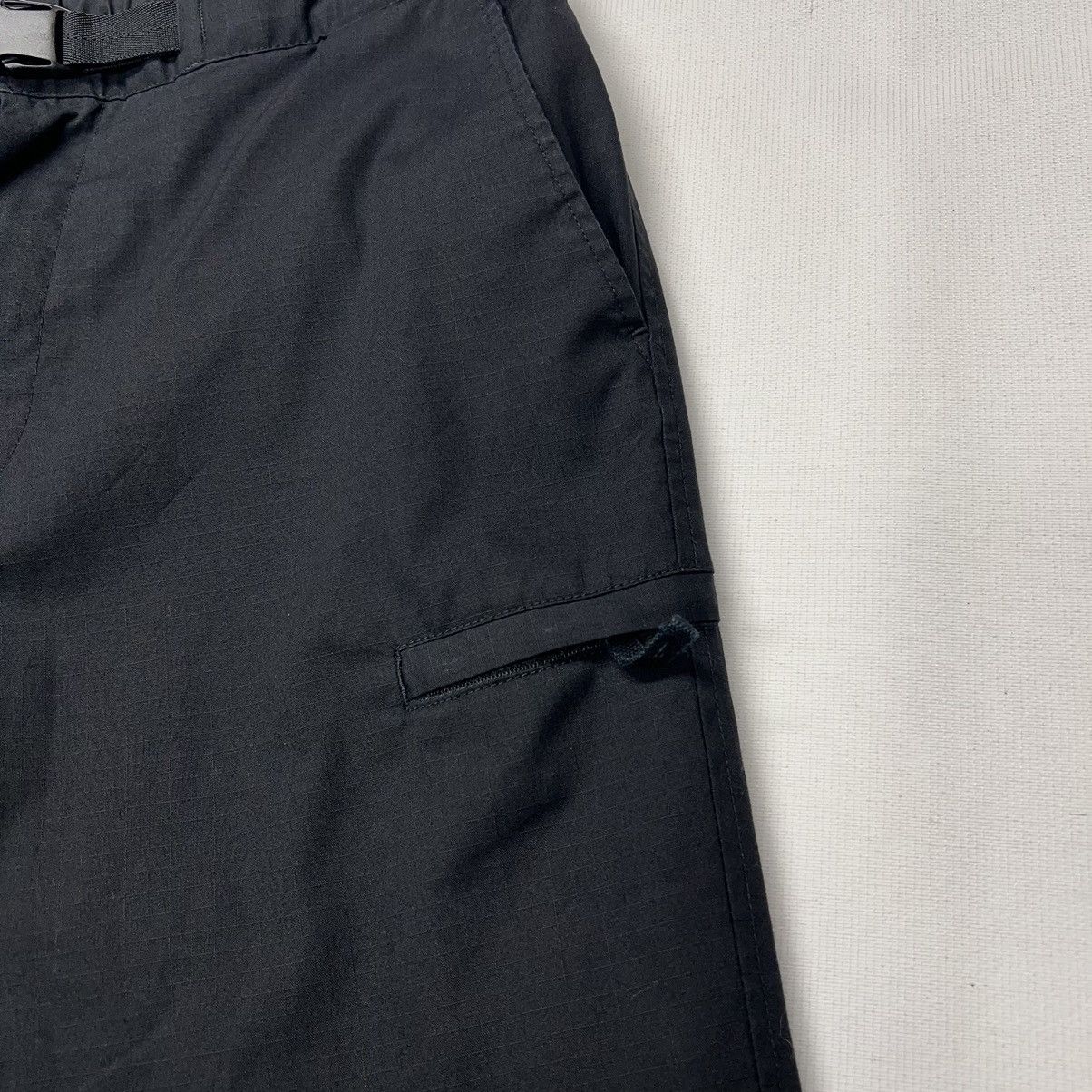 Uniqlo Uniqlo Heat Tech Pants 27-30 Waist Black Belt Ripstop Cargo Size US 30 / EU 46 - 5 Thumbnail