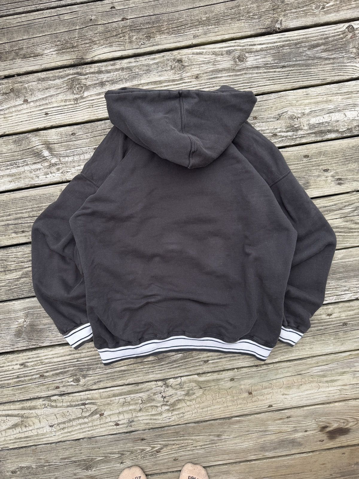 Nike Rare Nike Vintage Basketball Center Swoosh Hoodie L Size US L / EU 52-54 / 3 - 4 Thumbnail