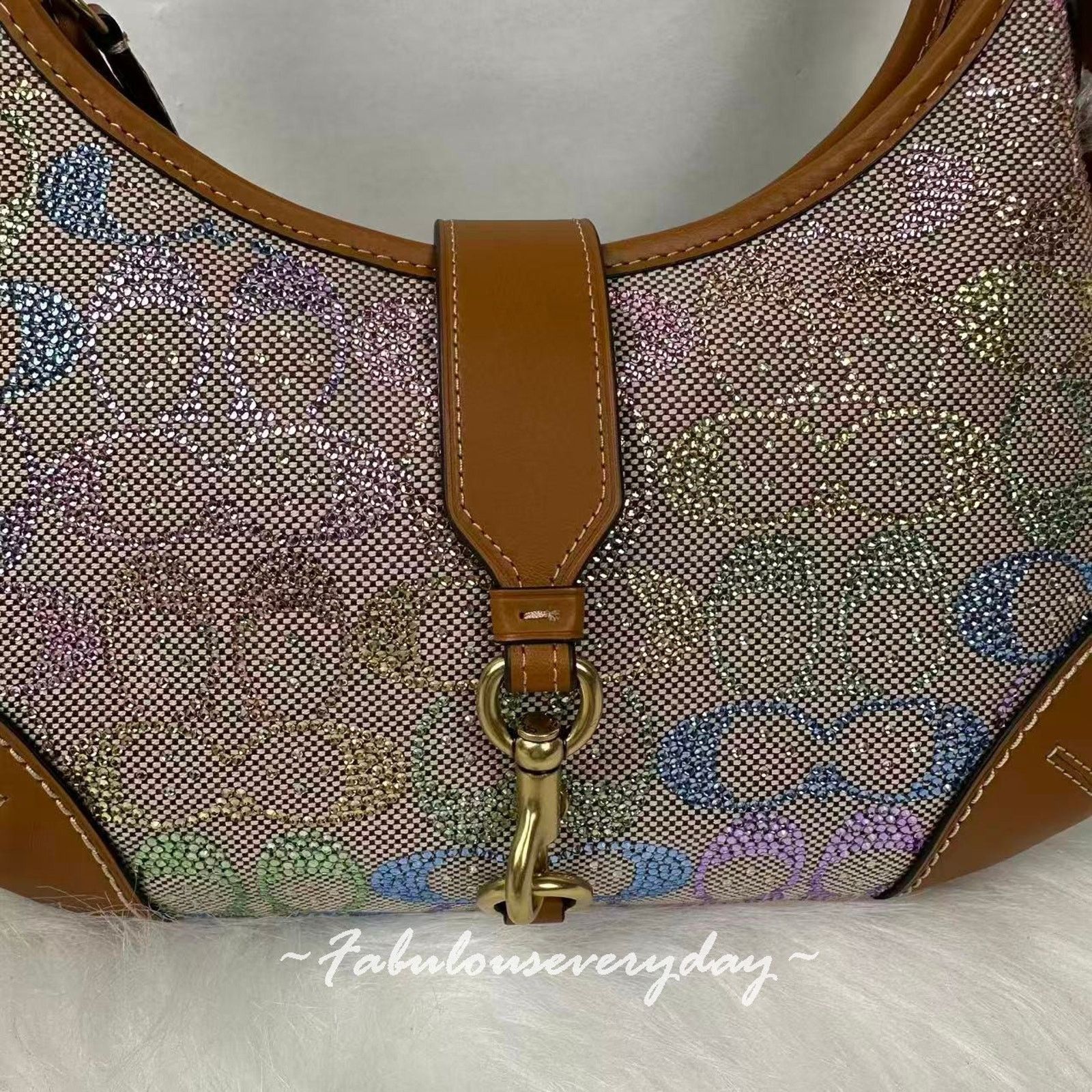 Coach Coach Hamptons HobO Shoulder Crystal Sig Jacquard Rainbow Size ONE SIZE - 6 Thumbnail