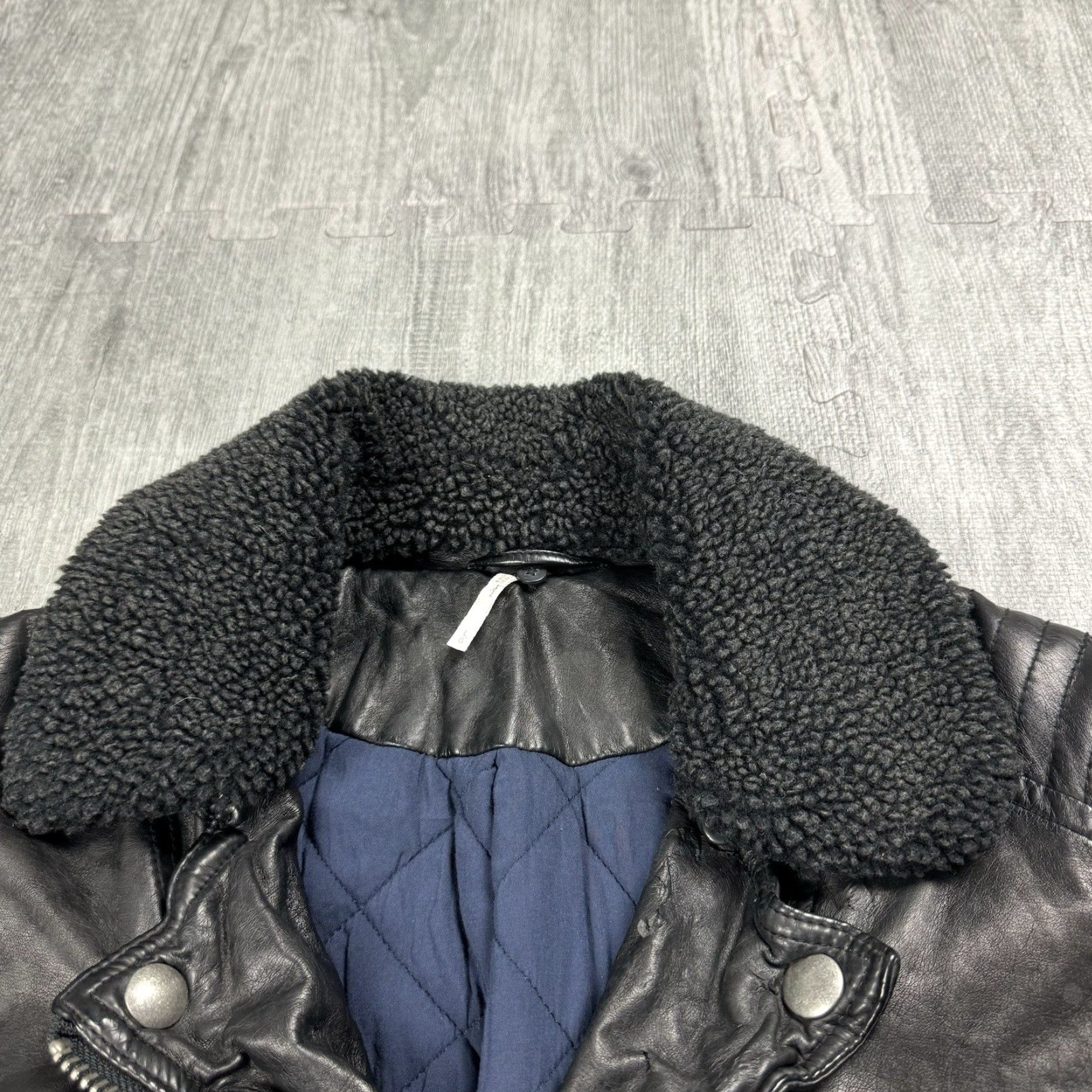 Free People FREE PEOPLE JACKET WOMENS LARGE BLACK PU VEGAN LEATHER SHERPA COLLAR MOTORCYCLE JACKET Size L / US 10 / IT 46 - 3 Thumbnail