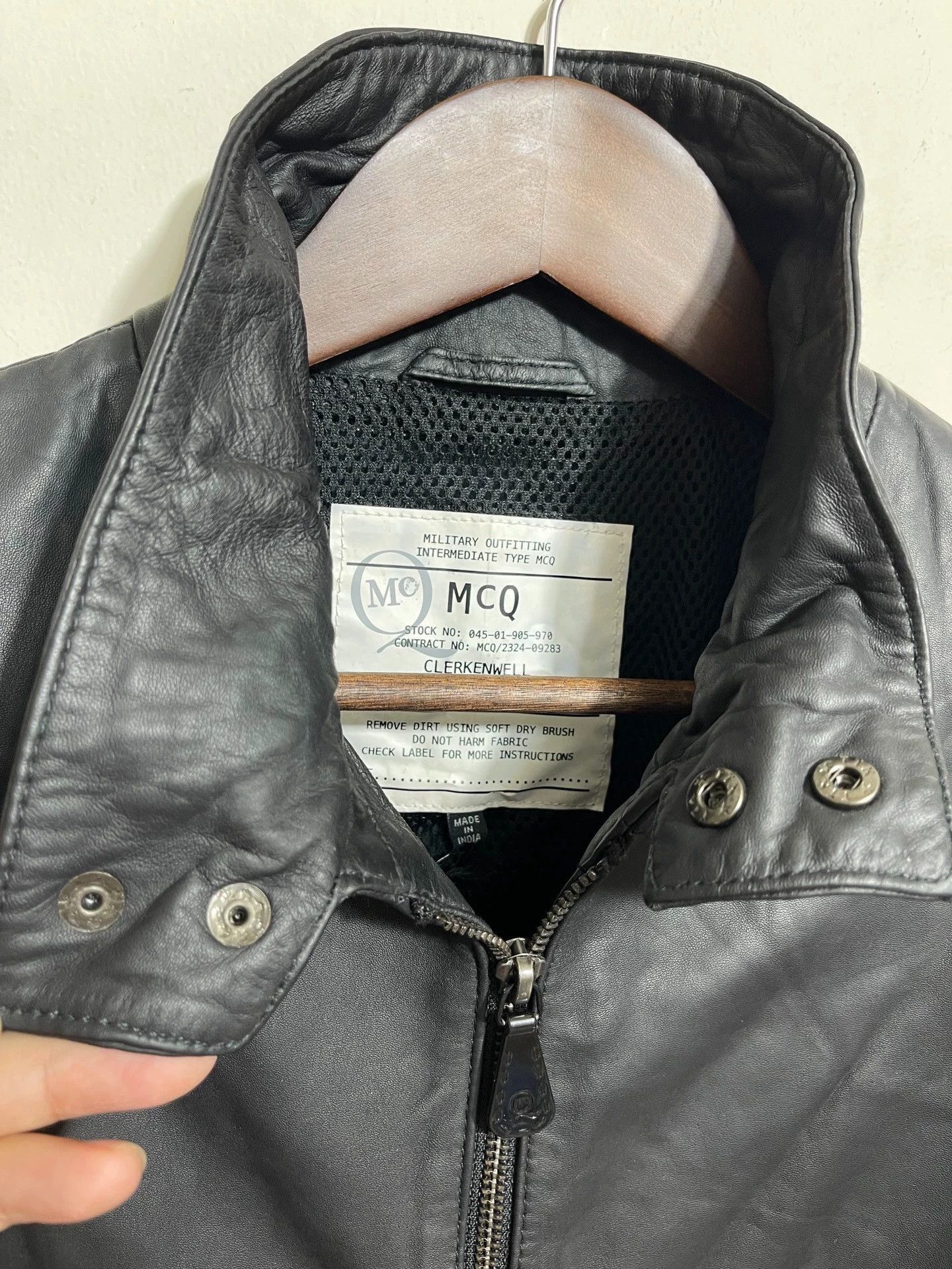 Alexander McQueen Black Leather Jacket with Zip Closure and Pockets Size US XXS / EU 40 - 3 Thumbnail