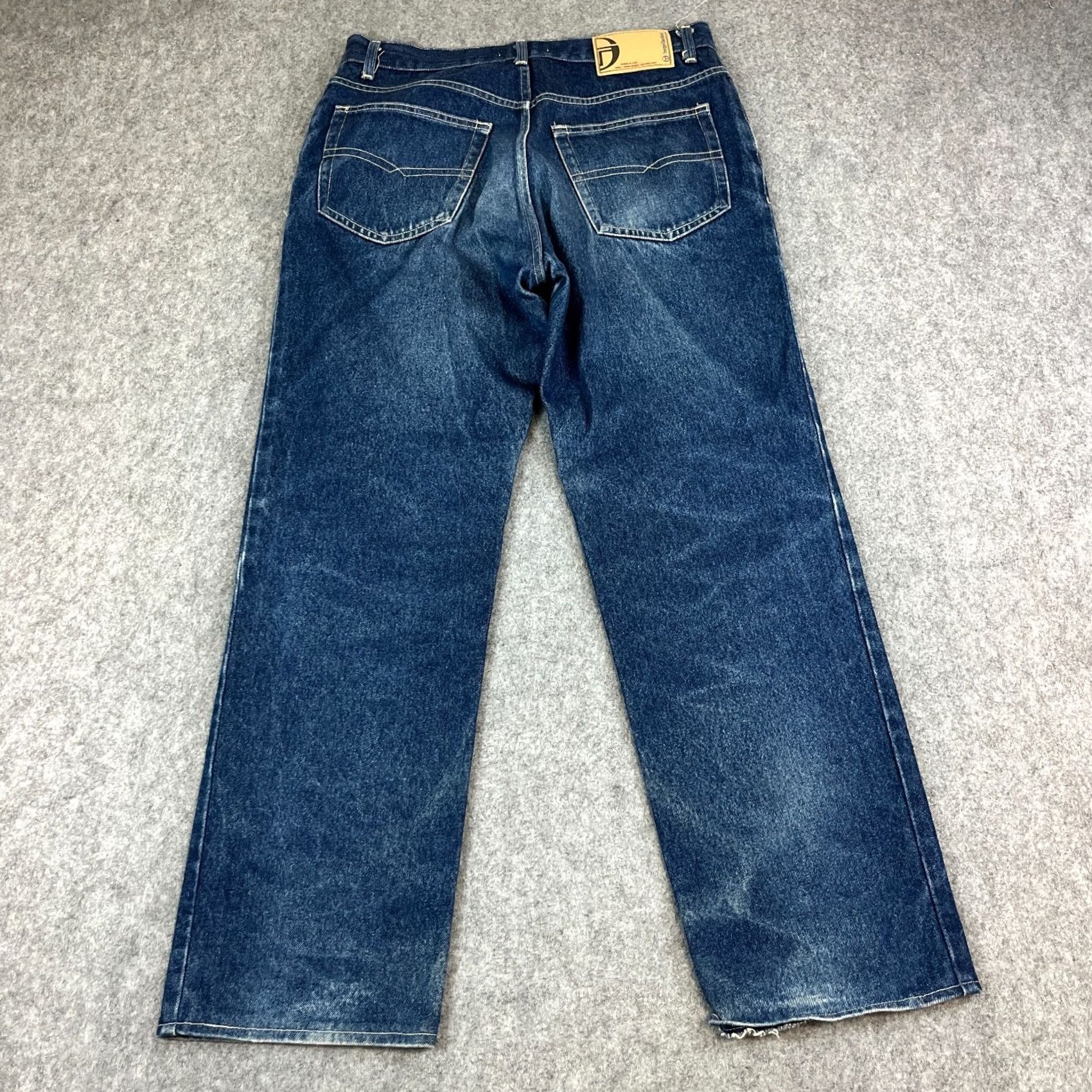 Sergio Tacchini Vintage Sergio Tacchini Jeans Relaxed Straight 32 32 Blue Whiskers Denim 5-Pocket Mens Jeans 90s Italian Style Mens Size US 32 / EU 48 - 2 Thumbnail