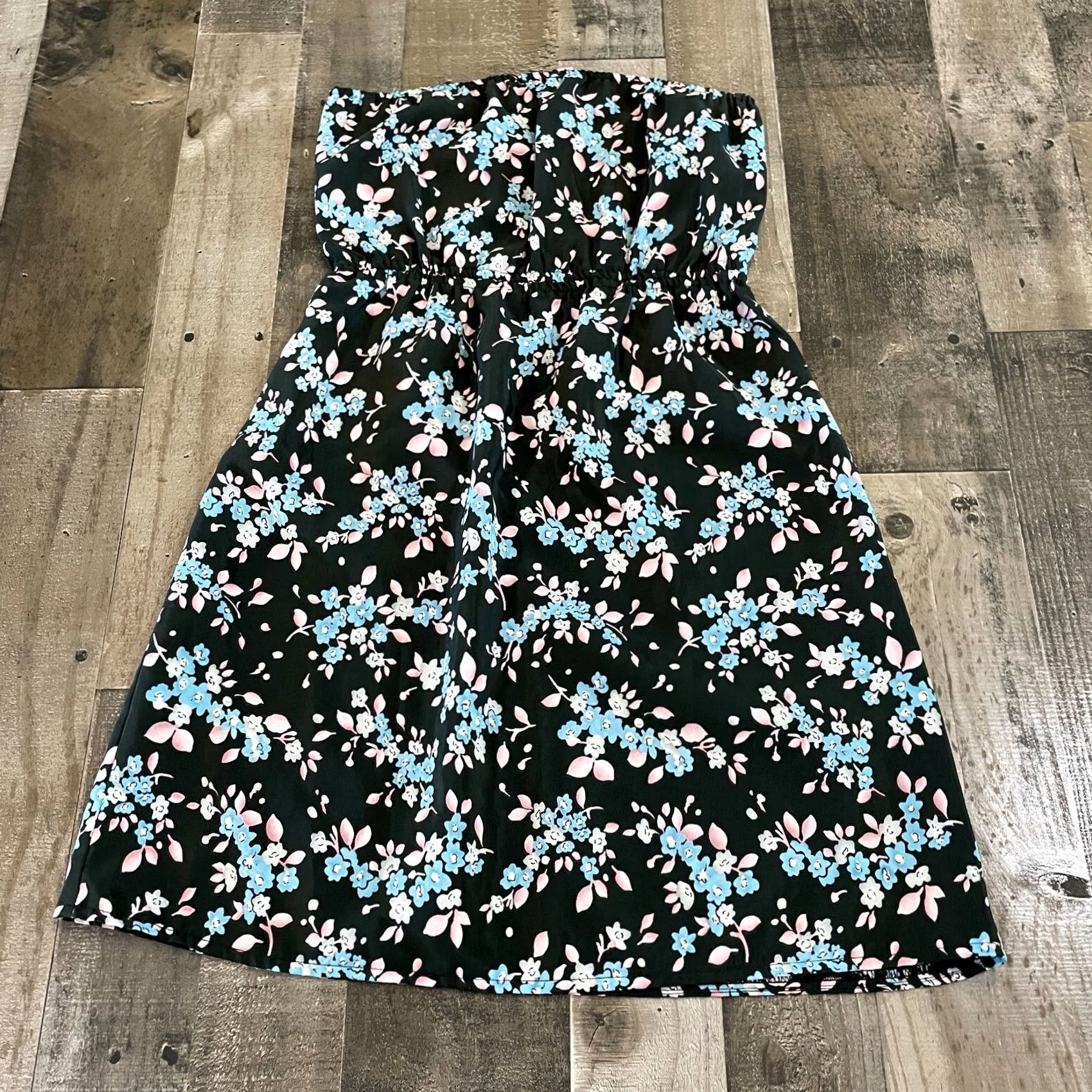 Vintage Urban renewal Dress S Black Mini Floral Smocked Strapless Casual Womens Size S / US 4 / IT 40 - 2 Thumbnail