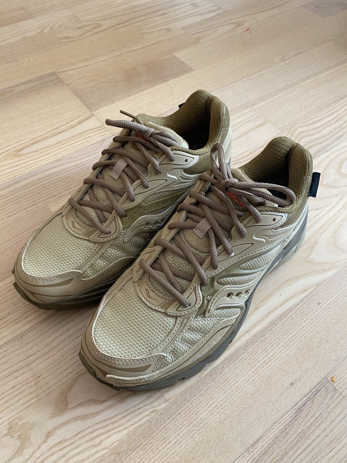 Saucony Saucony X Starcow ProGrid Omni 9 Armor “Desert” Size US 9 / EU 42 - 16 Thumbnail