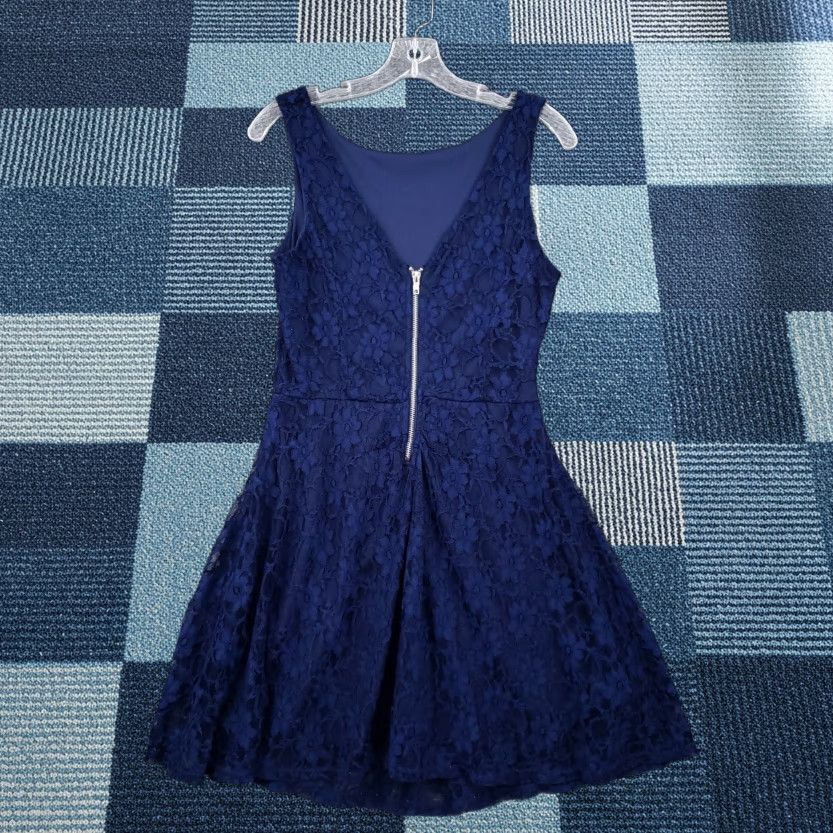 Vintage Speechless Dress Women 9 Juniors Blue Tank Overlay A-Line Fit & Flare Sleeveless Knee Length Zipper Floral Round Neck Casual Party/Cocktail Size M / US 6-8 / IT 42-44 - 1 Thumbnail