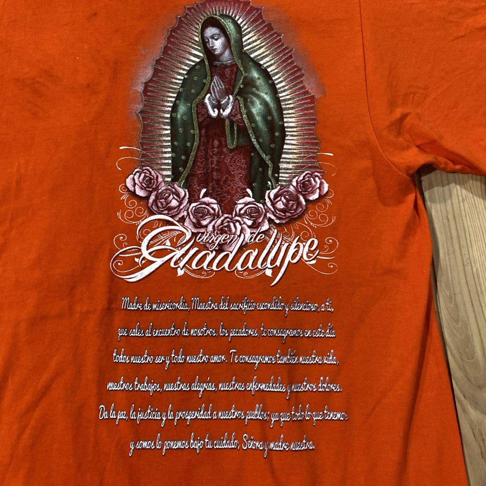 Vintage VIRGEN DE GUADALUPE T-SHIRT M Orange Glitter Graphic Print Shirt Mens M Guadalupe Virgen 90s (adjust if needed) Size US M / EU 48-50 / 2 - 2 Thumbnail