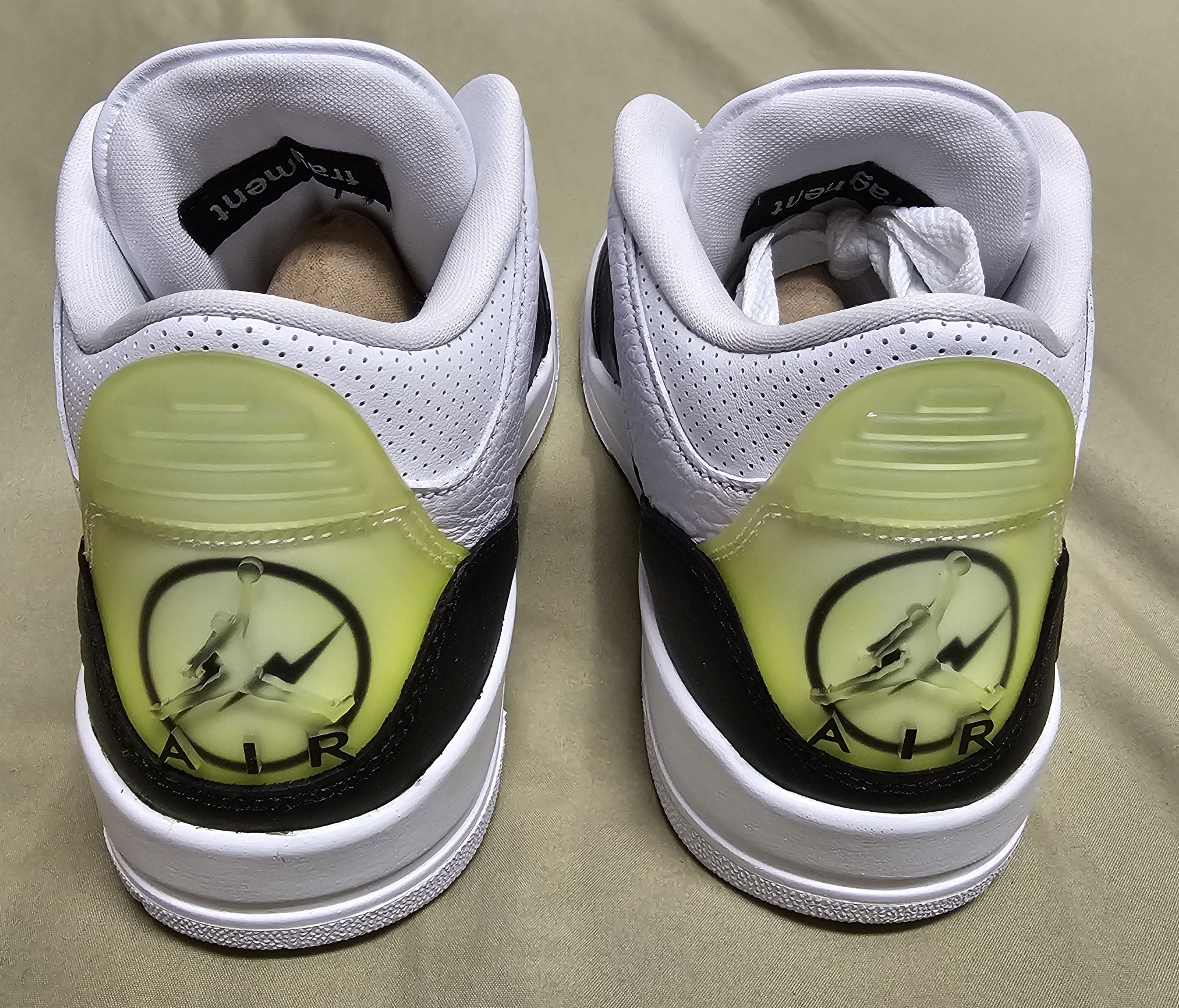Fragment Design × Jordan Brand JORDAN 3 RETRO FRAGMENT Size US 6 / EU 39 - 3 Thumbnail