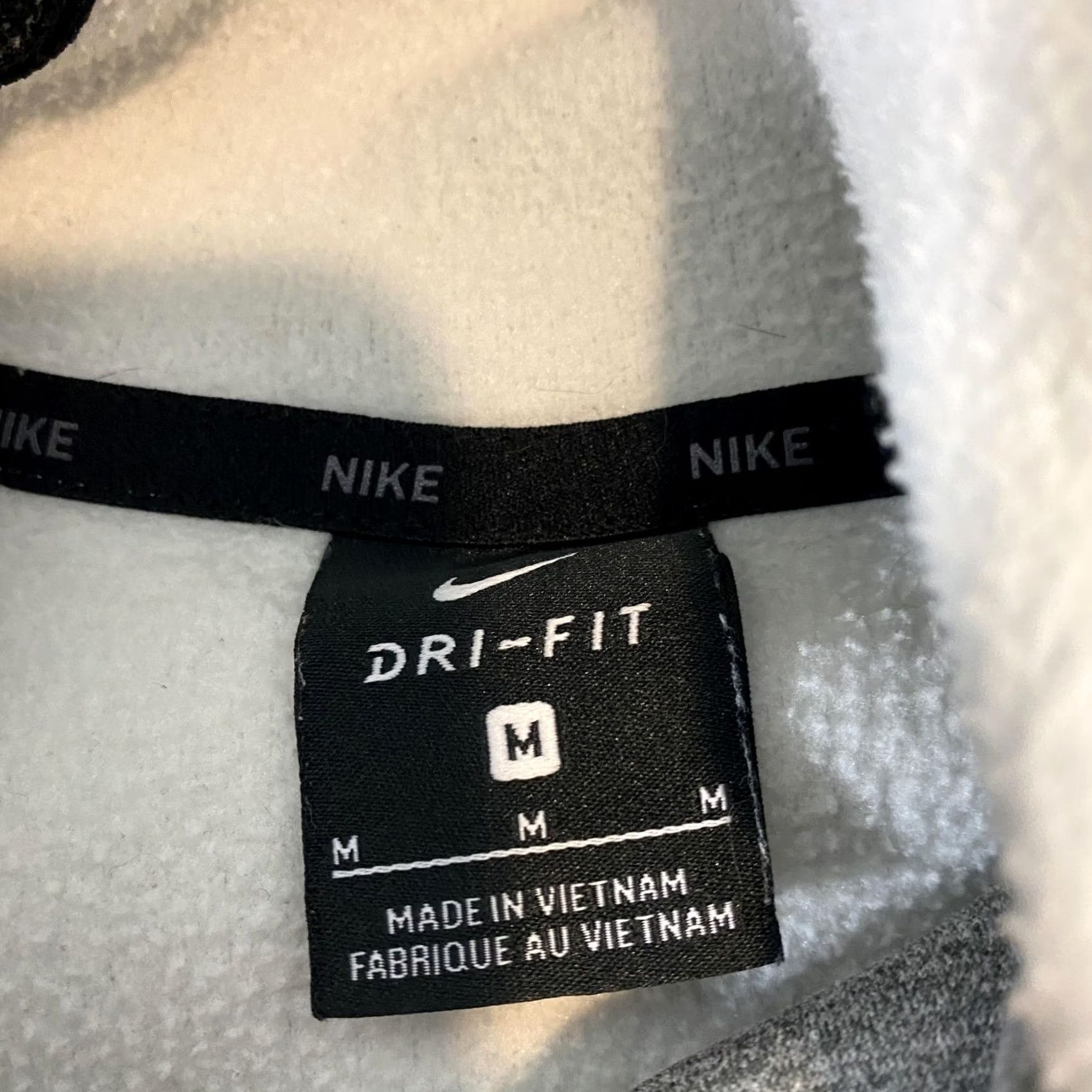 Nike Nike Hoodie Mens Medium Gray Dri-Fit Pullover Fleece Swoosh Logo 931994-063 Size US M / EU 48-50 / 2 - 4 Thumbnail