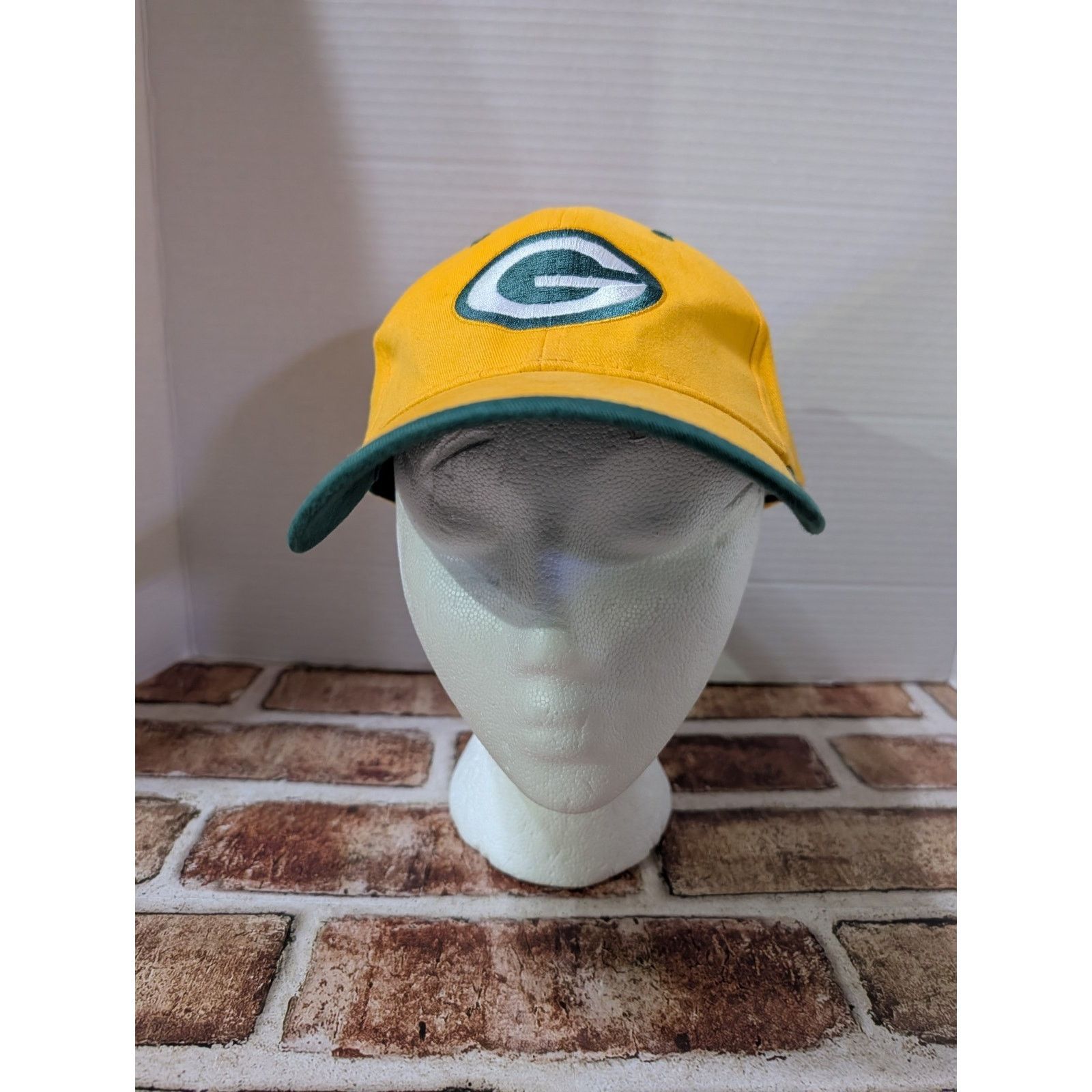 NFL Vintage Green Bay Packers Strapback Hat Embroidered Big Logo Size ONE SIZE - 1 Thumbnail