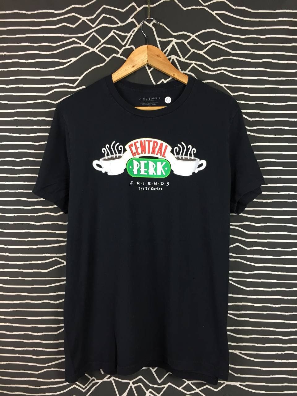 Amongst Friends × Vintage FRIENDS American Comedy TV Series Central Perk Tee Size US XL / EU 56 / 4 - 2 Thumbnail