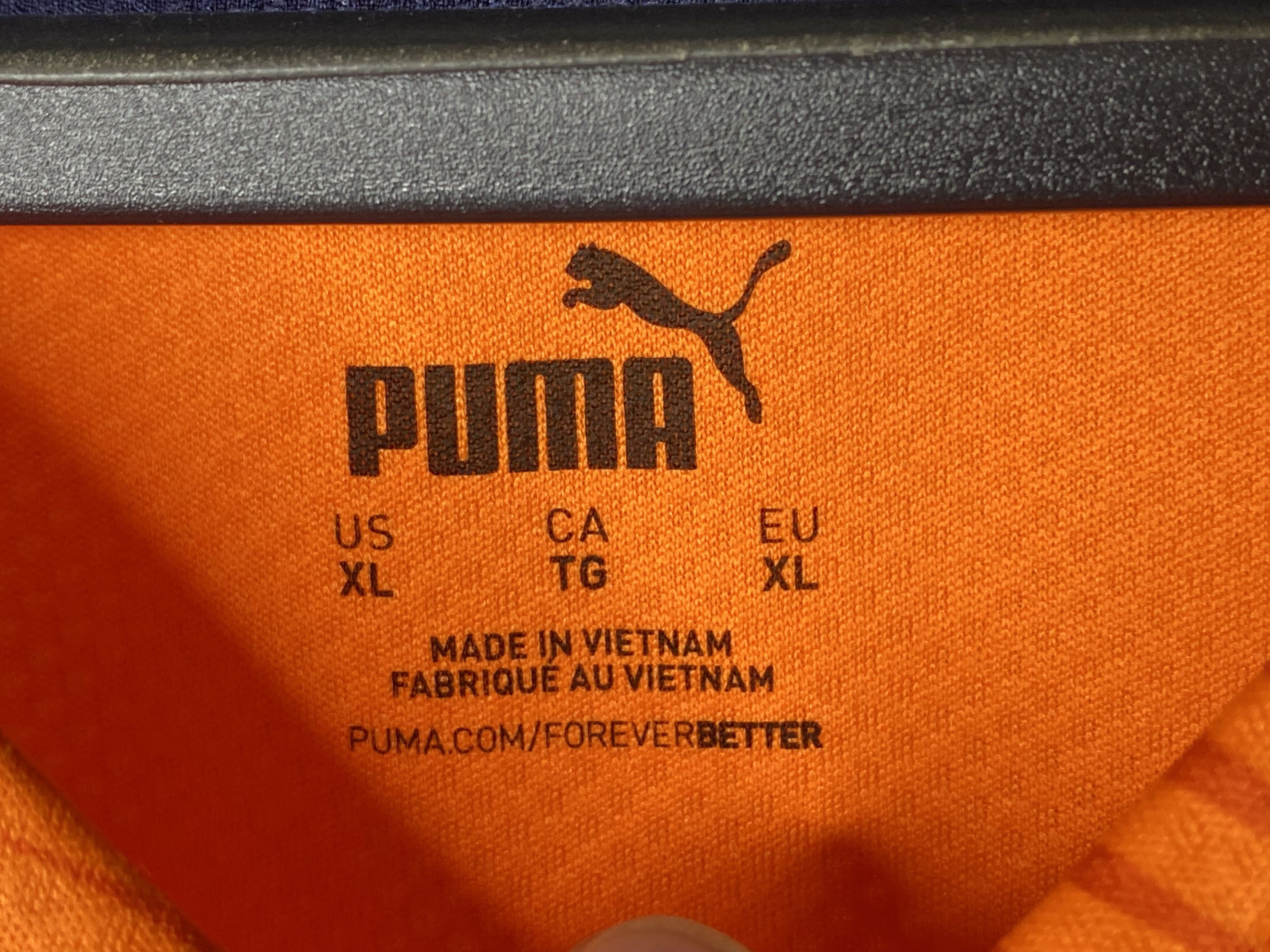 Puma VALENCIA 2020 2021 AWAY FOOTBALL SHIRT SOCCER JERSEY PUMA Size US XL / EU 56 / 4 - 5 Thumbnail