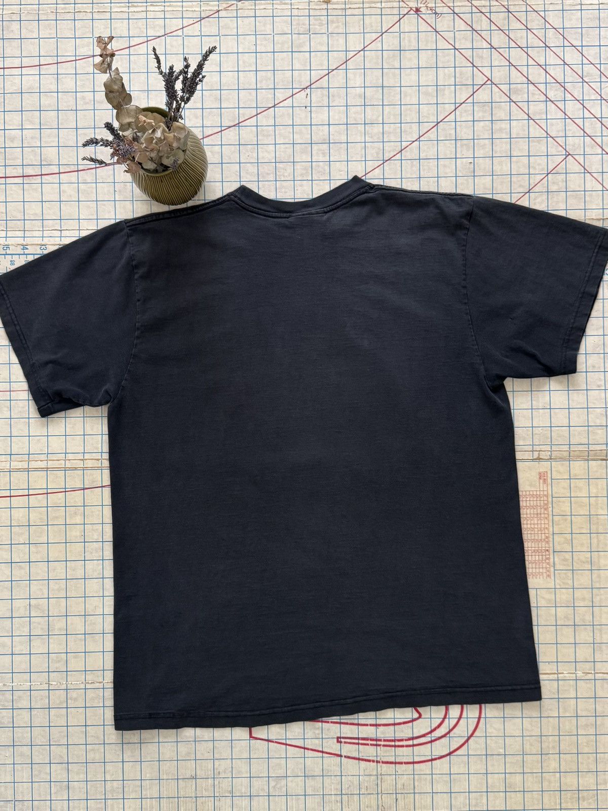 Vintage Vintage Admit One Tasmanian Devil Taz Rugby Tee Faded Black Size US L / EU 52-54 / 3 - 11 Thumbnail