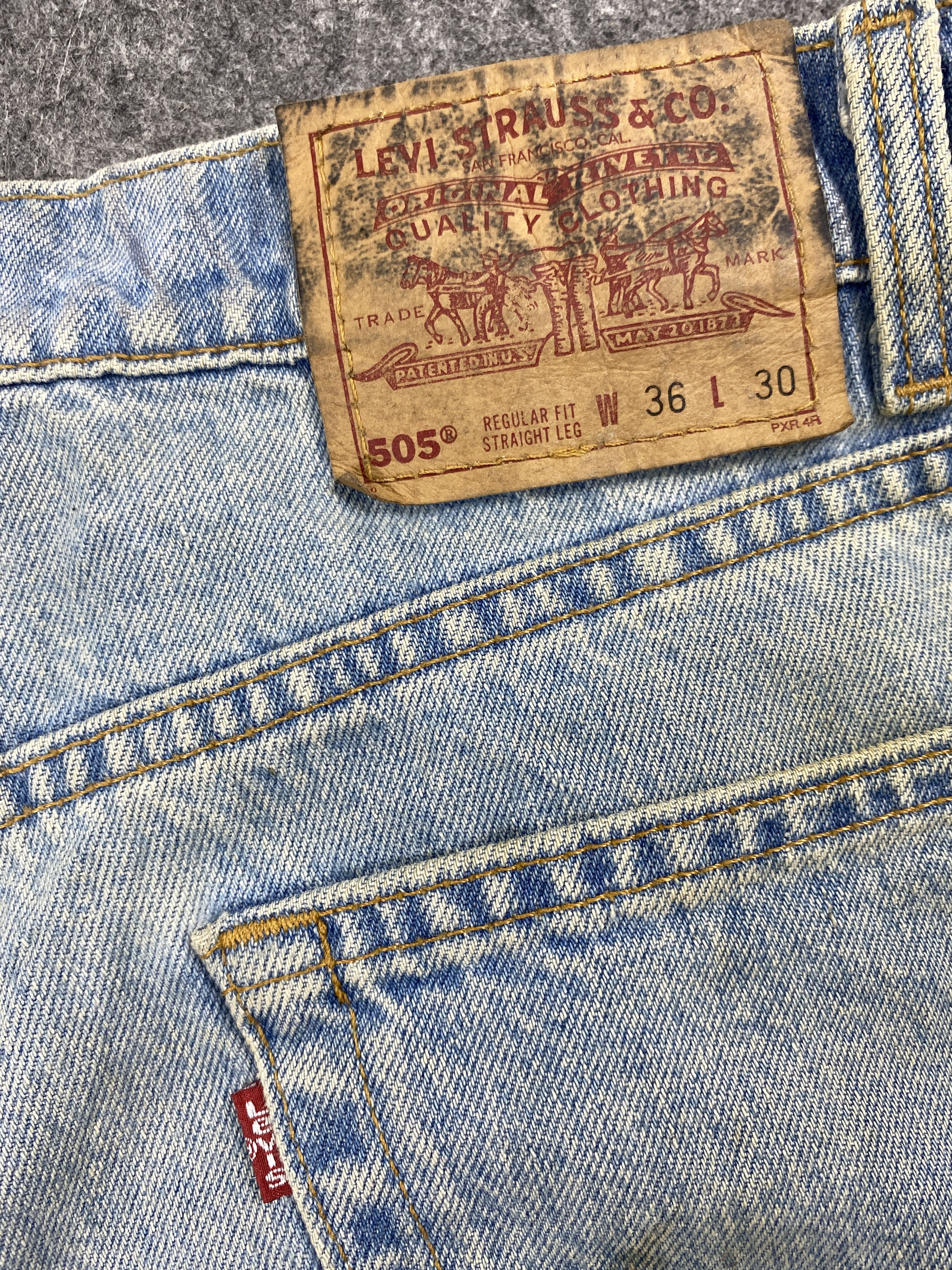 Levi's Light Blue Wash Vintage Levi's 505 35x31 Denim -JN1297 Size US 35 - 10 Thumbnail