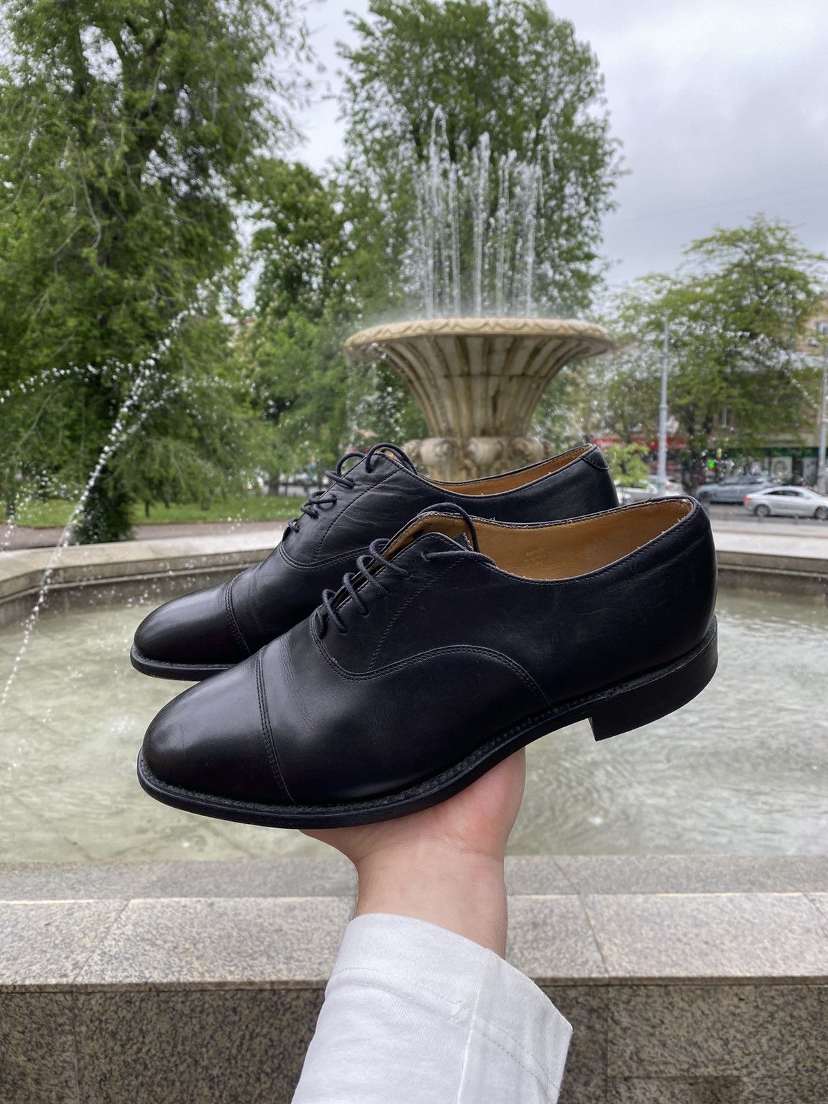Loake Loake Oxford Cap Toe Dress Shoes Goodyear Welt Size US 8 / EU 41 - 1 Thumbnail