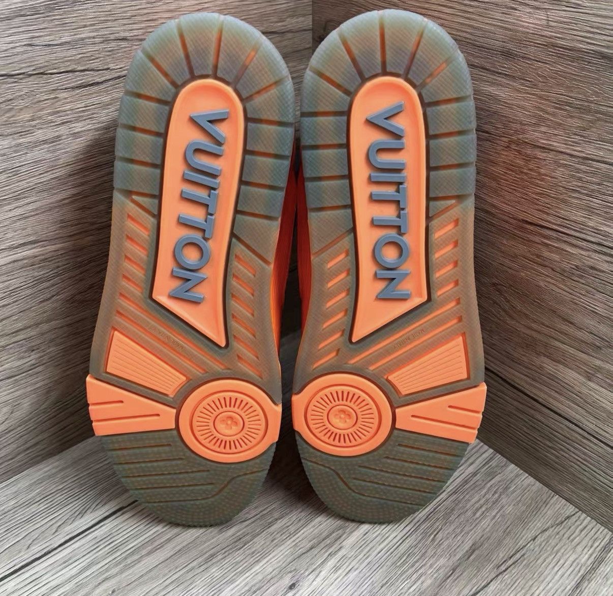 Louis Vuitton Louis Vuitton Trainer Grey & Orange Sneakers J41 Size US 8.5 / EU 41-42 - 6 Thumbnail