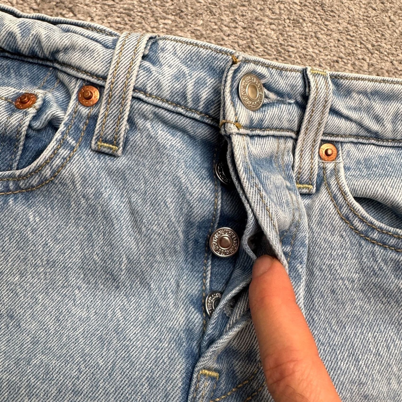 Levi's Levi's Wedgie Straight Jeans Womens 25 Blue Light Wash Stretch Button Fly Denim Size 42" / US 20 - 3 Thumbnail