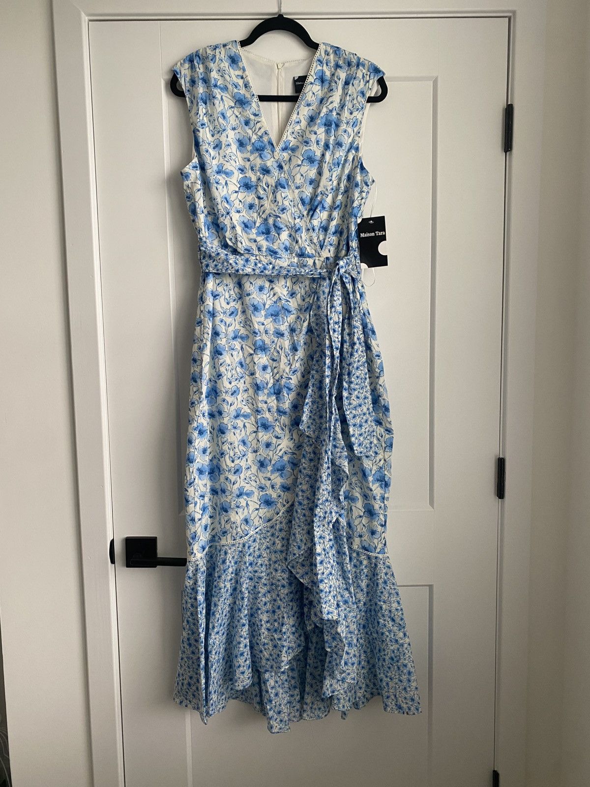 Other Maison Tara Sleeveless Mixed Bluebell Print Wrap Maxi Dress Size XL / US 12-14 / IT 48-50 - 2 Thumbnail