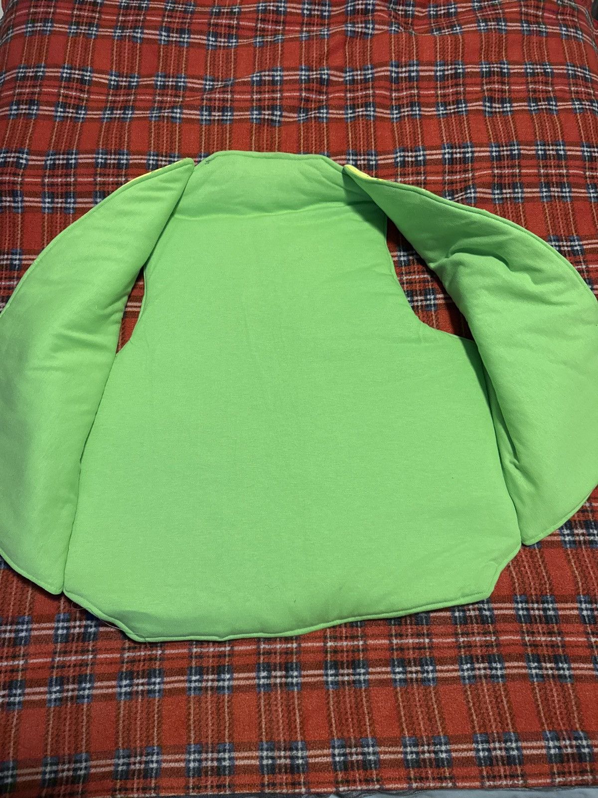 Other Vibrant green puffer type vest Size US S / EU 44-46 / 1 - 3 Thumbnail