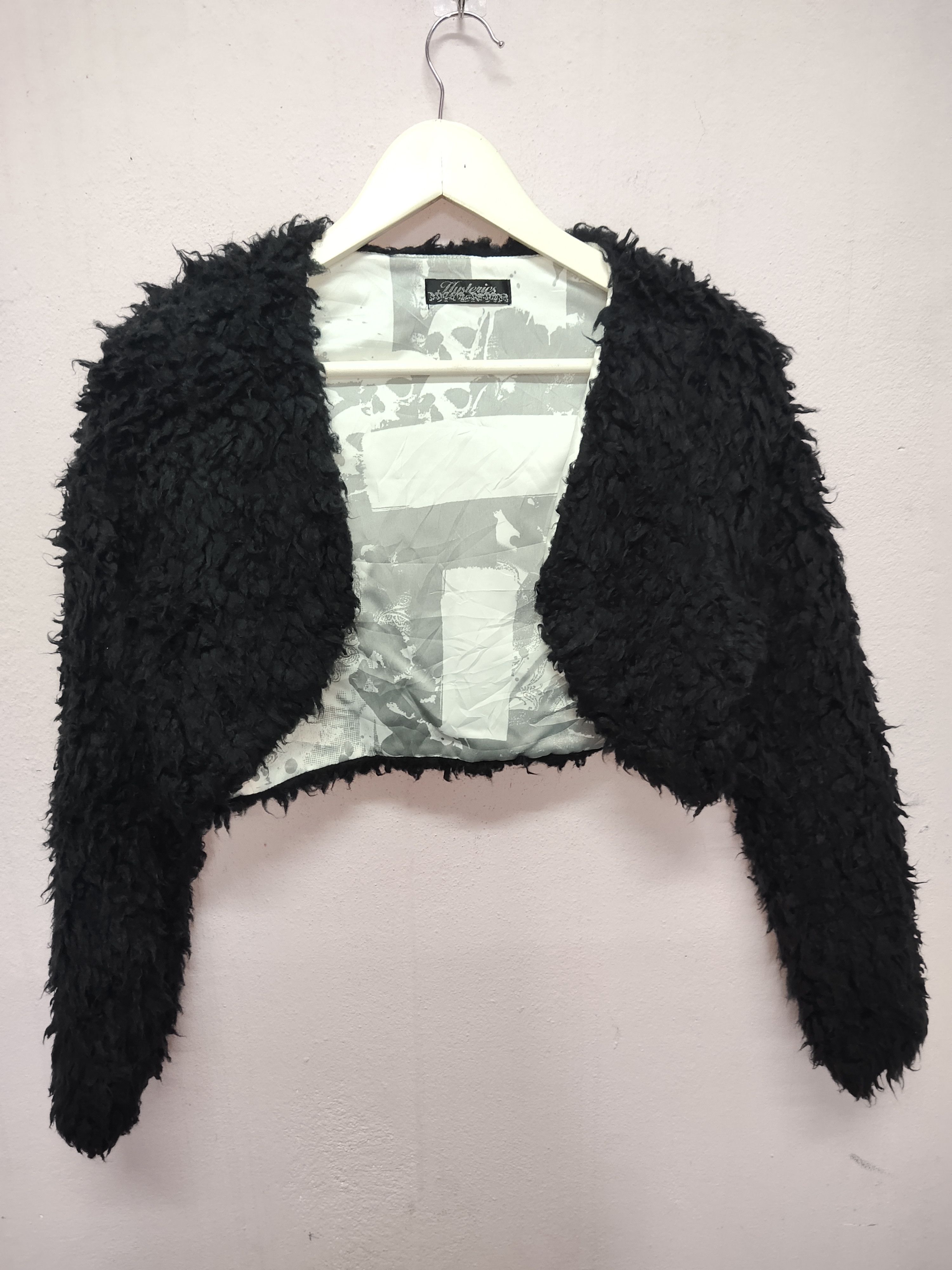 image of Runway Hysteric Glamour Fleece Crop Top in Black, Women's