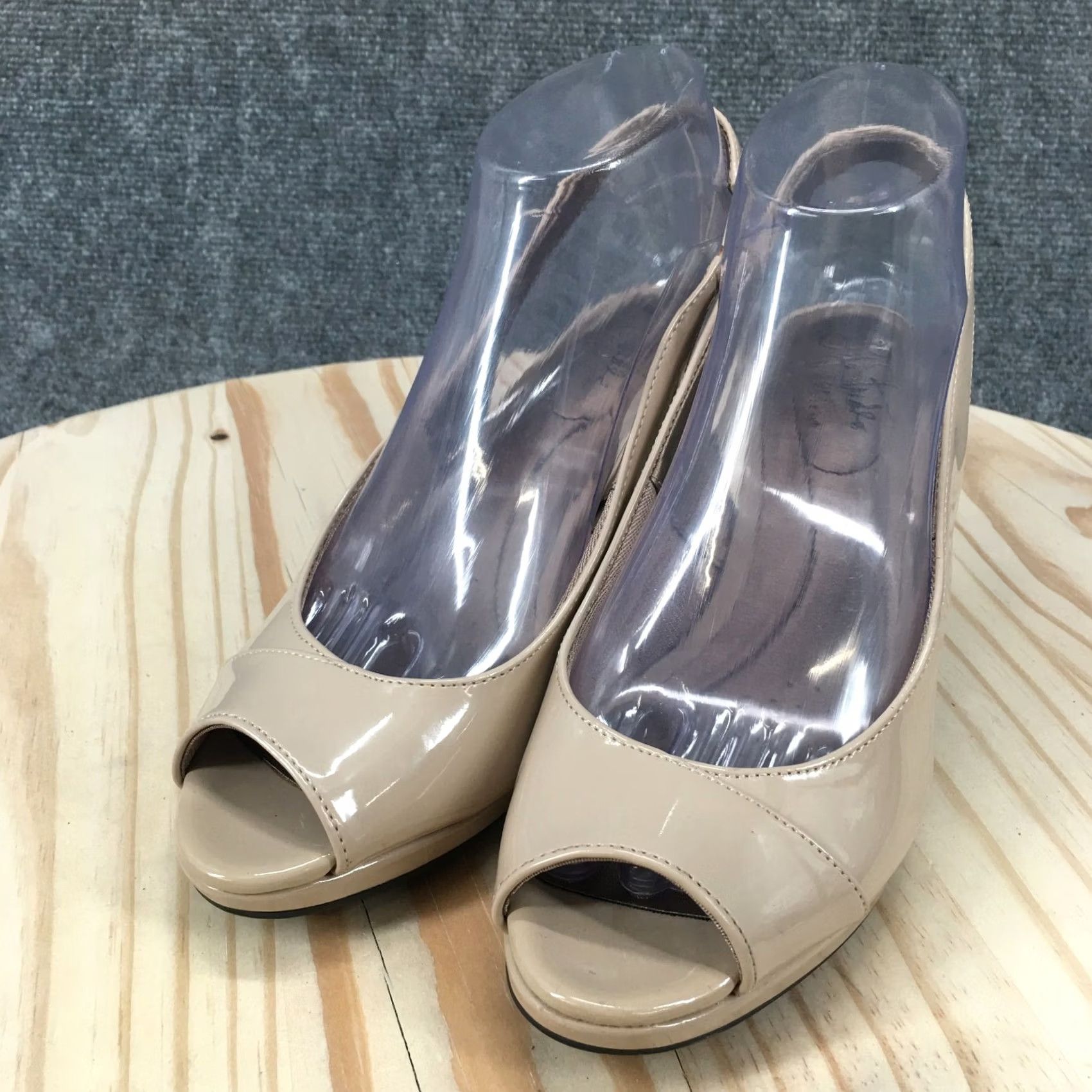 Vintage LifeStride Heels Womens 7.5 Invest Slingback Tan Faux Patent Leather Stiletto Size US 8 / IT 38 - 6 Thumbnail
