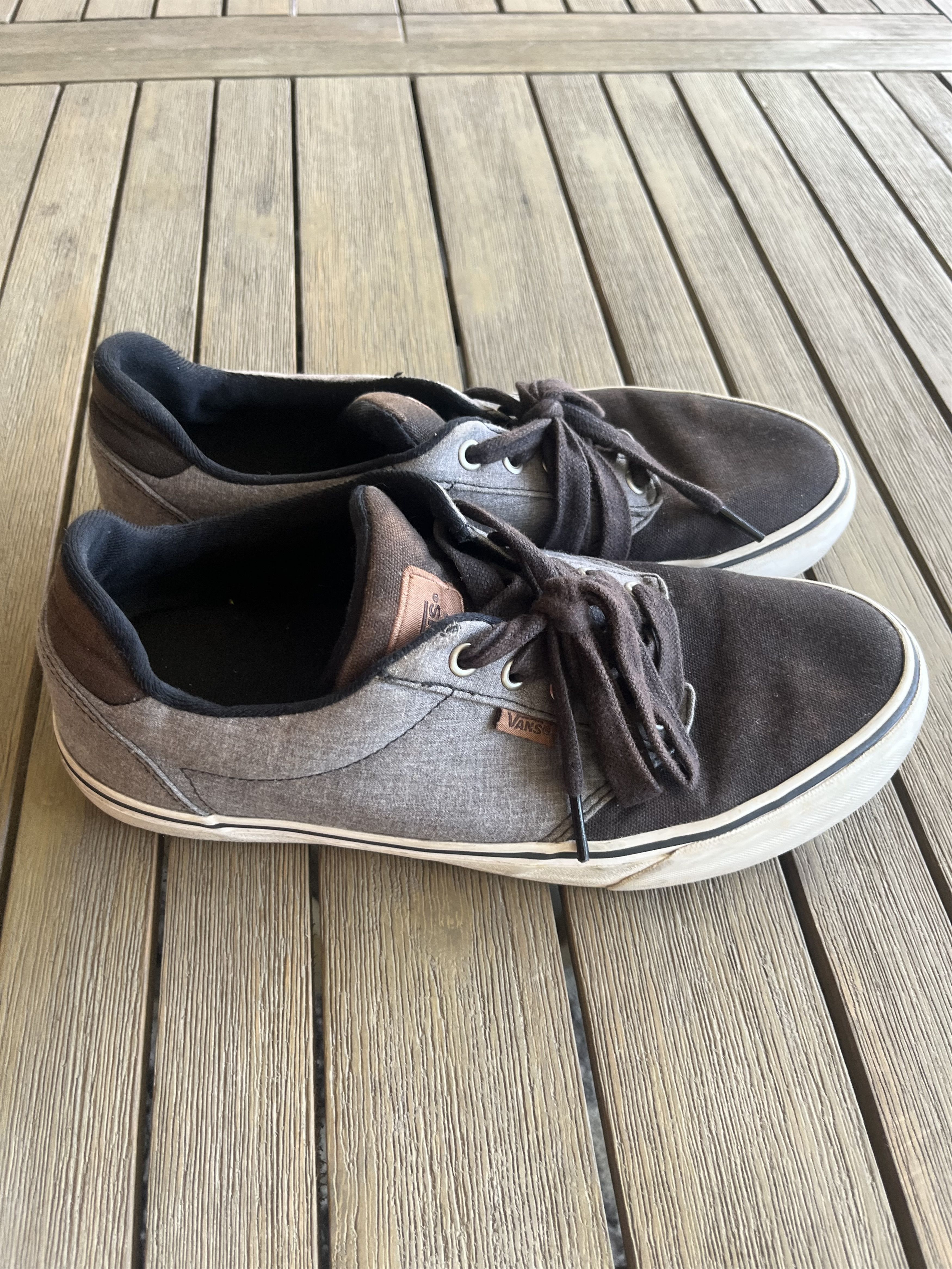 Vans Vans grey low top sneakers Size US 9.5 / EU 42-43 - 2 Thumbnail