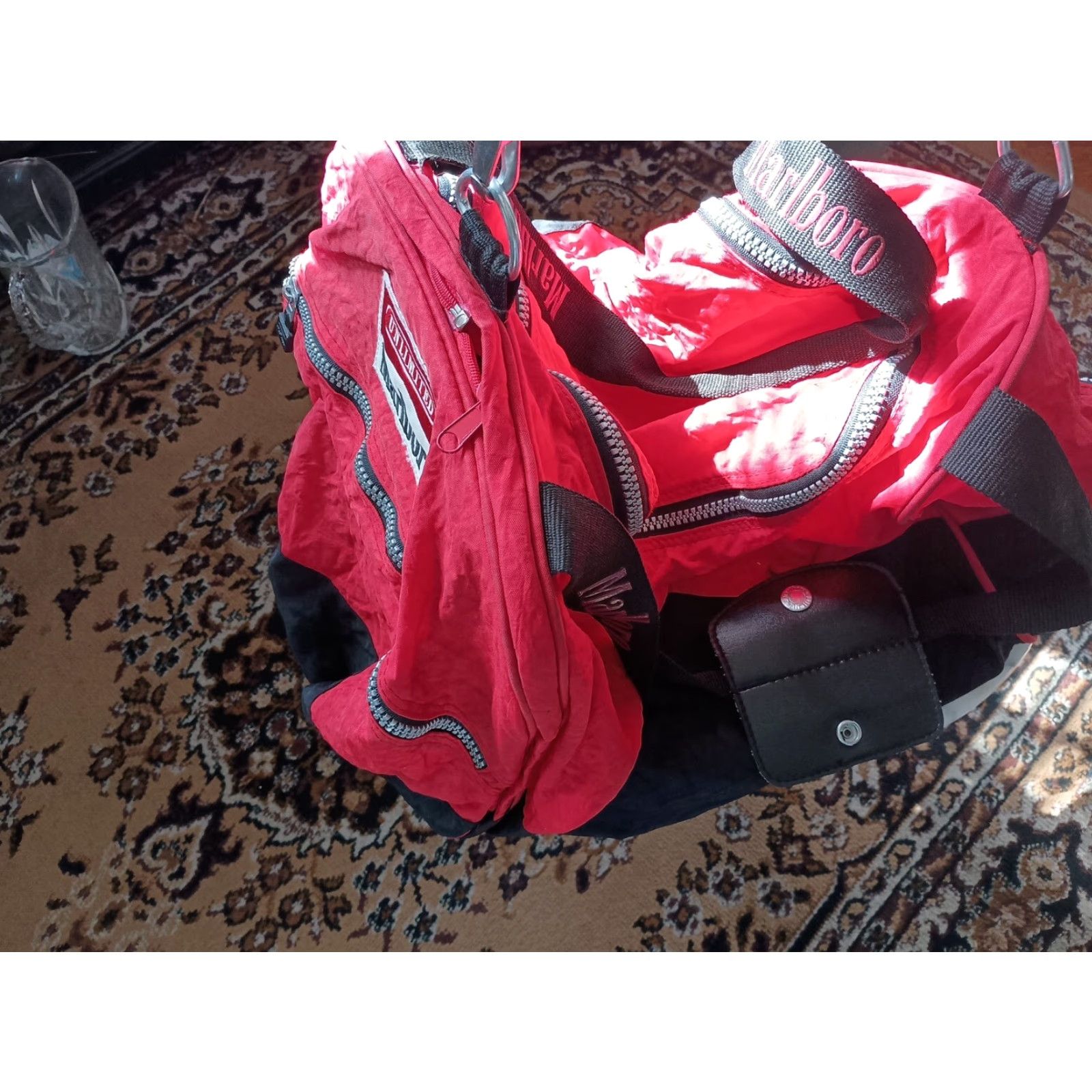 Marlboro VINTAGE Marlboro Unlimited Duffle Bag 18x12x12 Red Nylon Travel Men Large 1990s Smokers Outdoors Adventure Zip Pattern Solid 1990s Size ONE SIZE - 2 Thumbnail