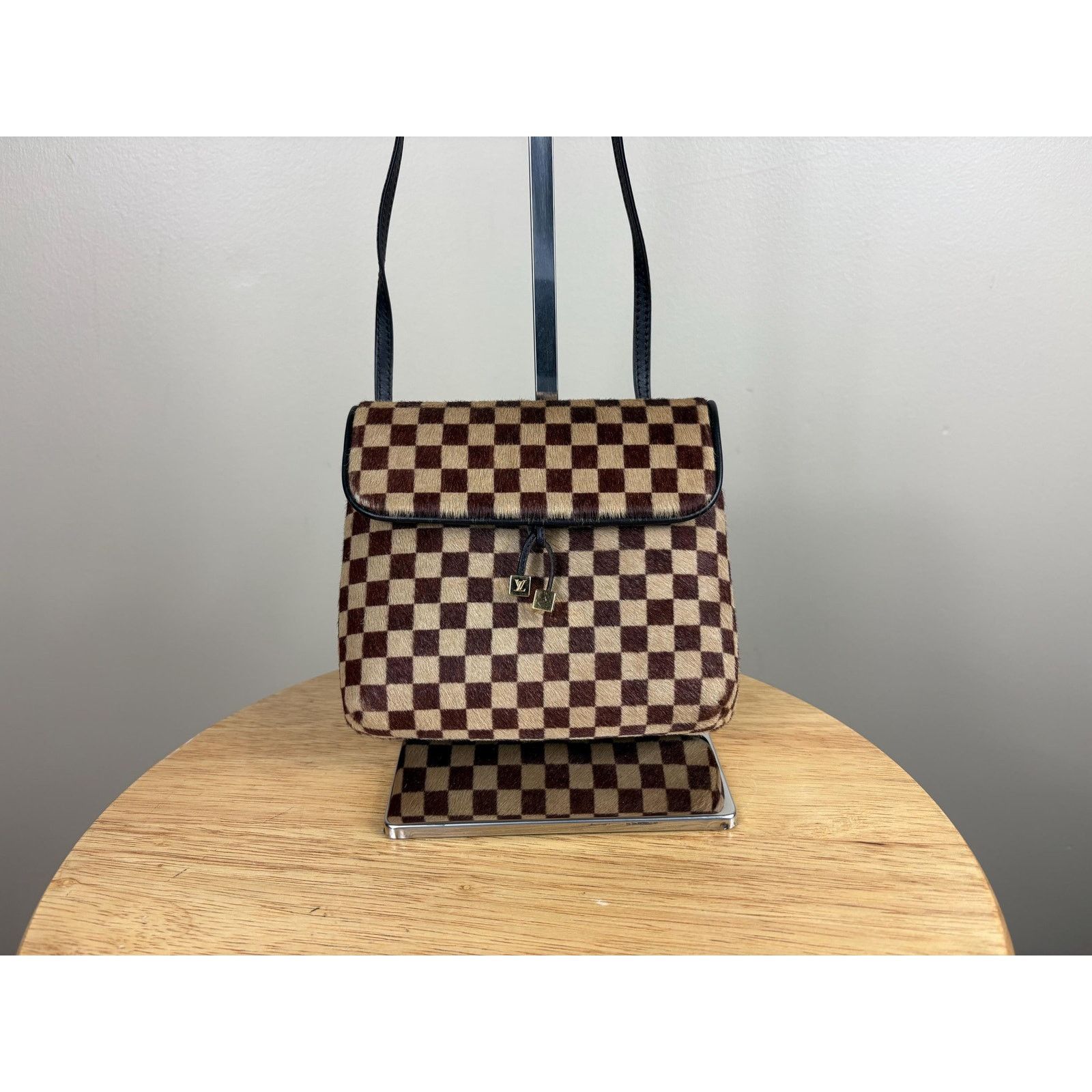 Louis Vuitton Authentic Louis Vuitton Gazelle Sauvage Pony Hair Crossbody Size ONE SIZE - 1 Thumbnail