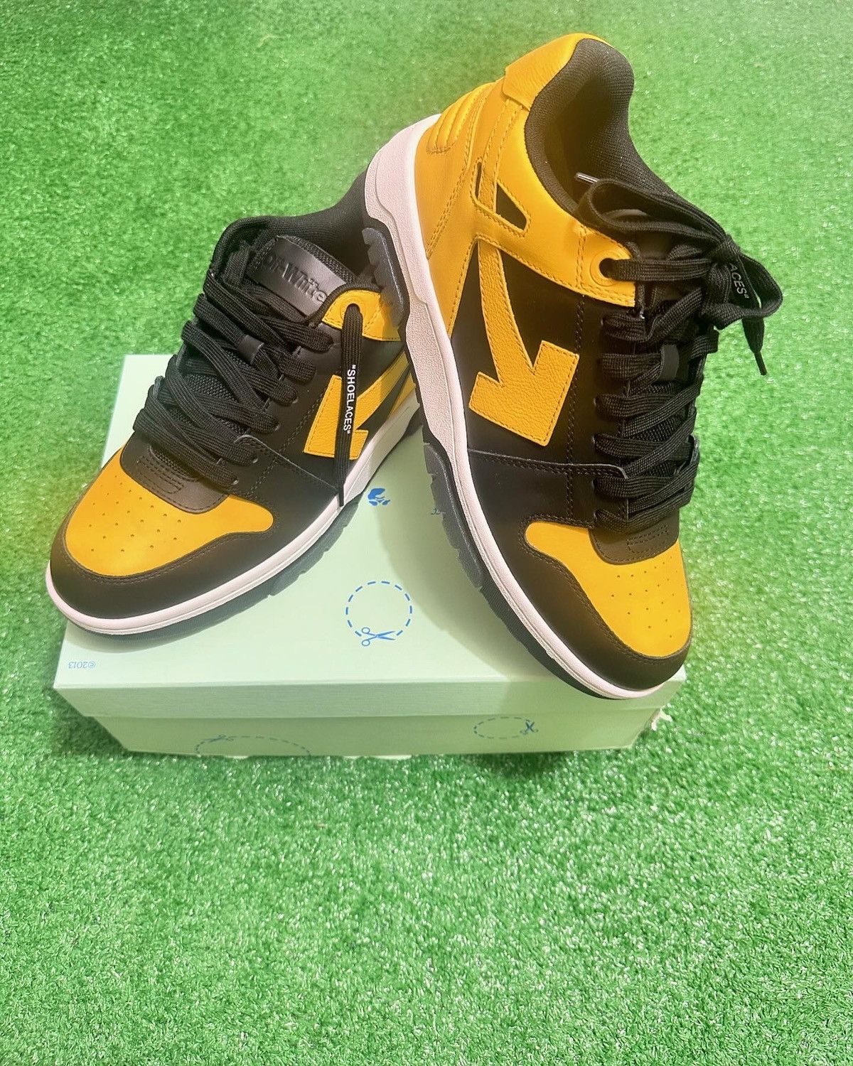 Off-White Off White Out Of Office Sneakers Size US 9 / EU 42 - 1 Thumbnail