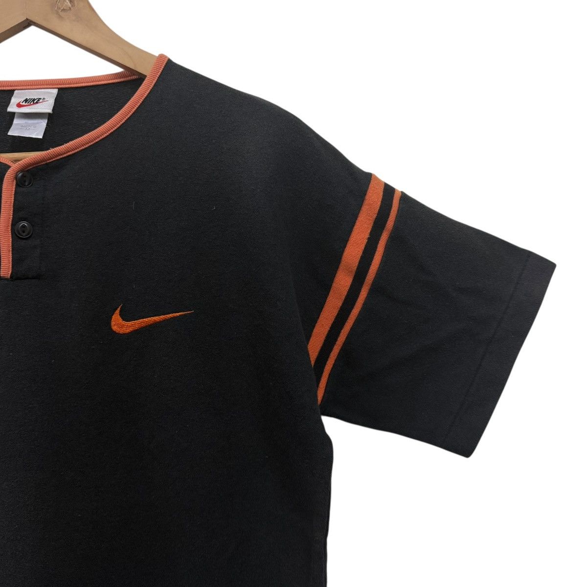 Nike Vintage Nike Small Swoosh Tshirt Size US M / EU 48-50 / 2 - 3 Thumbnail