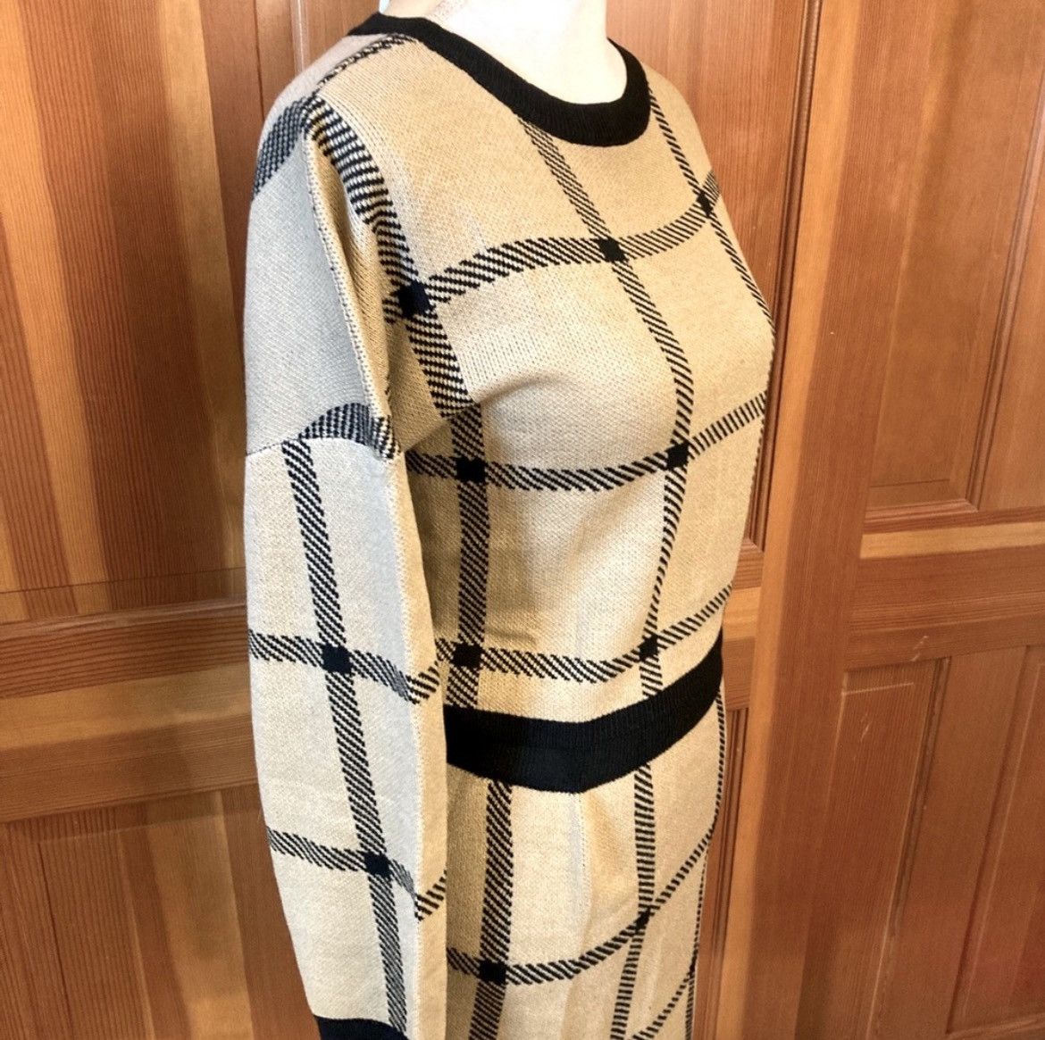Designer × Other NWT, Lavishly Paris Women’s Knit Sweater and Skirt Set. Size M / US 6-8 / IT 42-44 - 4 Thumbnail