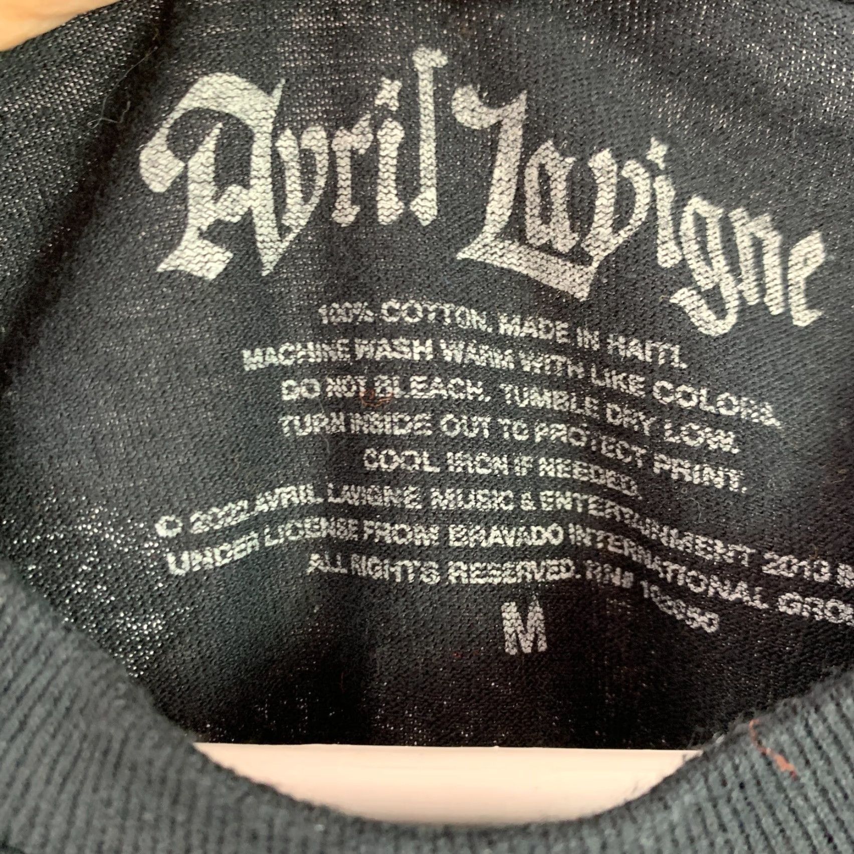 Vintage Avril Lavigne Love Sux Tour Reprint Black Crew Shirt Band Tee M Unisex Adults Short Sleeve Crew Neck 100% Cotton Size US M / EU 48-50 / 2 - 4 Thumbnail
