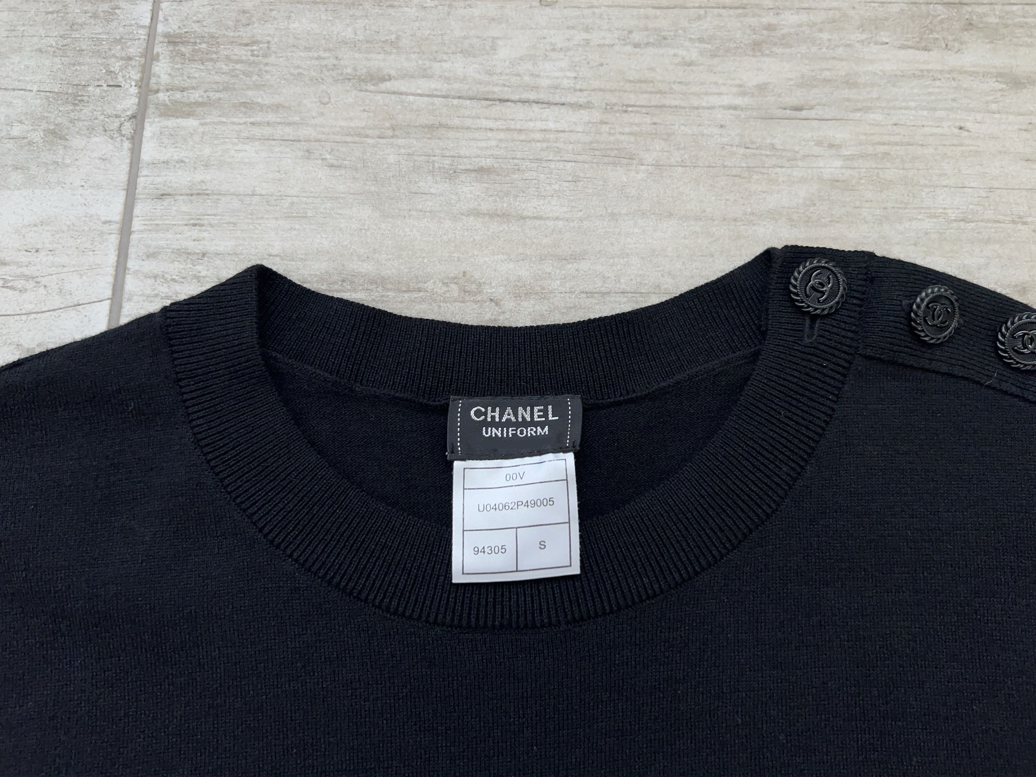 Chanel Womens Chanel Button Logo Black Authentic Sweater Pullover Size S / US 4 / IT 40 - 2 Thumbnail