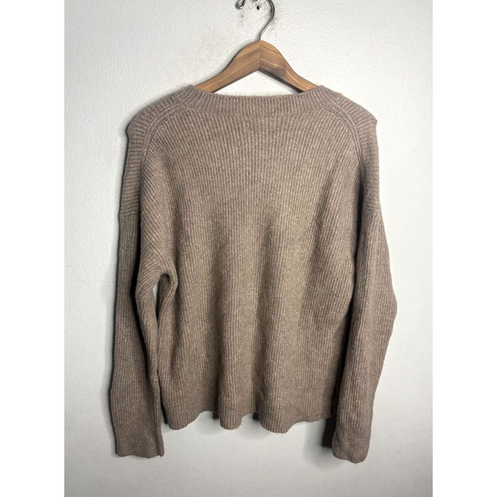 J.Crew VINTAGE J.Crew Sweater Raglan Long Sleeve Crew Neck Womens Small Taupe Beige Extra-Soft Ribbed Pullover Size S / US 4 / IT 40 - 4 Thumbnail