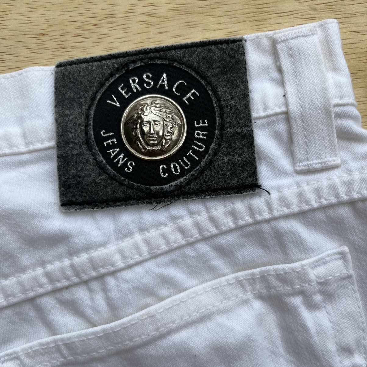 Versace Jeans Couture VERSACE JEANS COUTURE MEDUSA PATCH DENIM BAGGY FIT Size US 28 / EU 44 - 2 Thumbnail