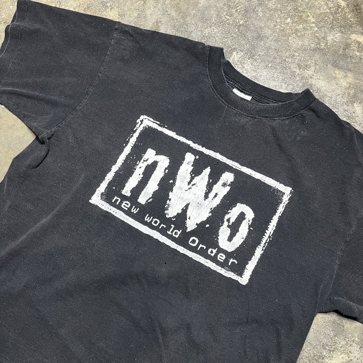 Vintage vintage distressed nwo wwe tshirt Size US XXL / EU 58 / 5 - 5 Thumbnail