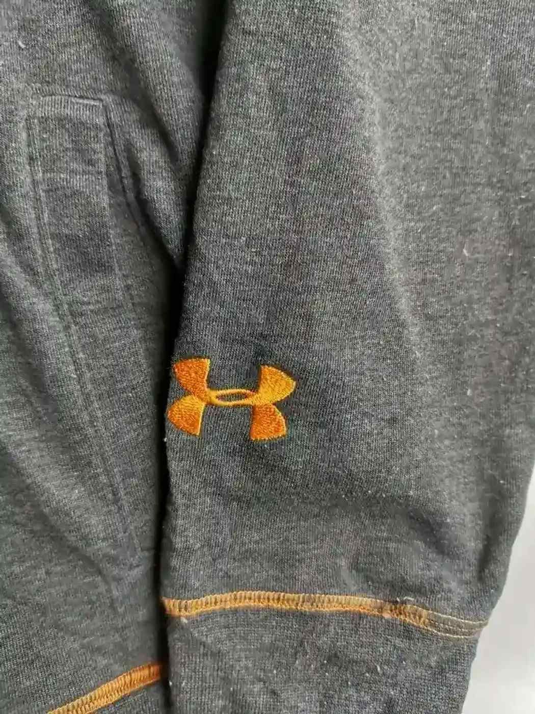 Under Armour Vintage Under Armour Hoodie Size US L / EU 52-54 / 3 - 5 Thumbnail
