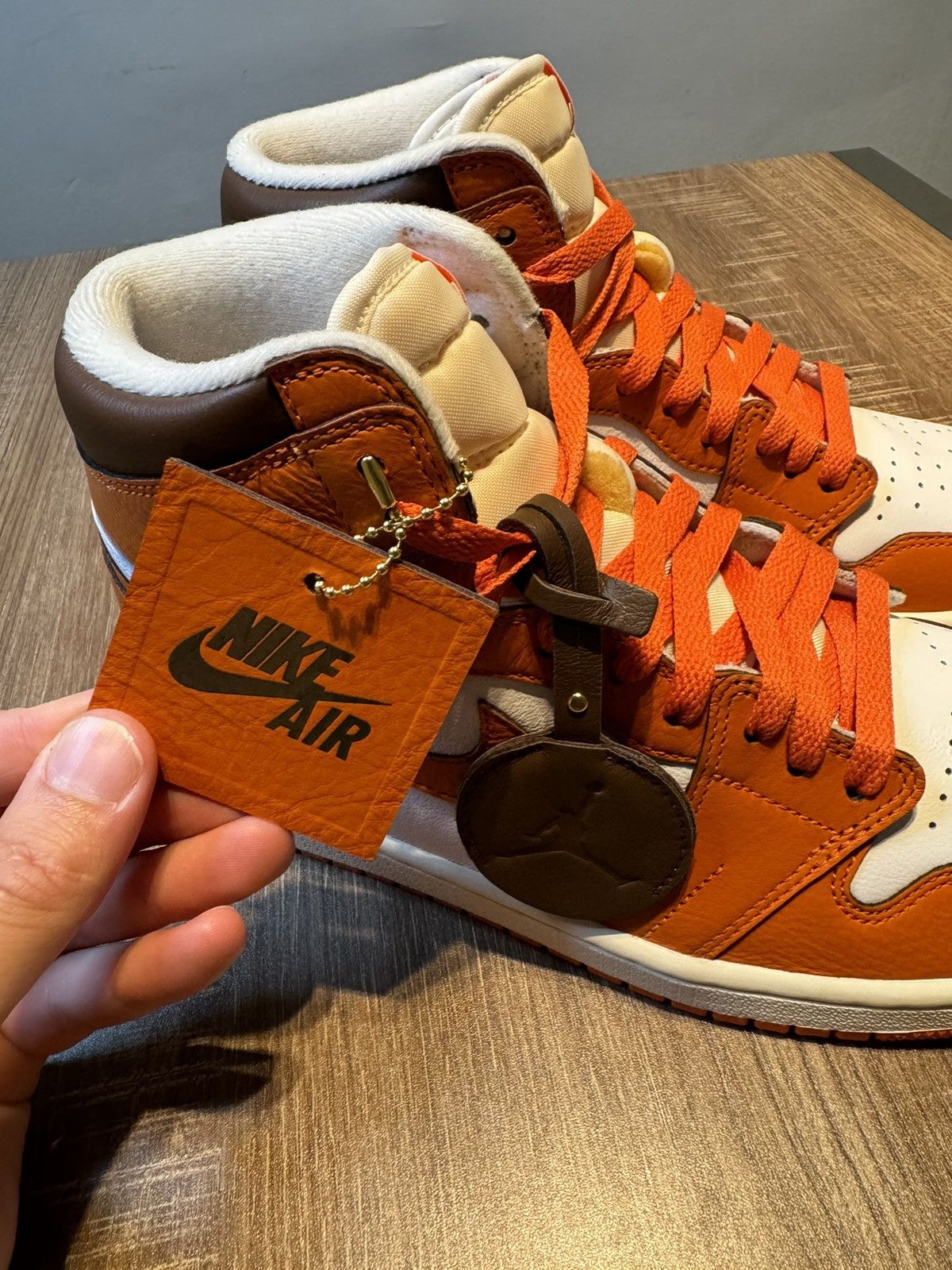 Jordan Brand Nike Sample Air Jordan 1 Retro High Starfish Women’s Size 9 Size US 9 / IT 39 - 7 Thumbnail