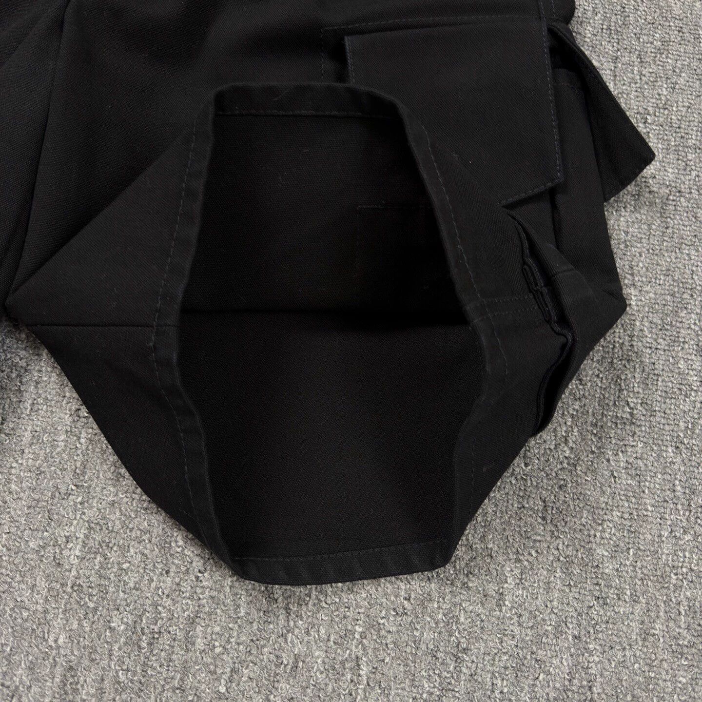Louis Vuitton Louis Vuitton Pharrell Cargo Shorts Black 48 Like New Size US 32 / EU 48 - 7 Thumbnail
