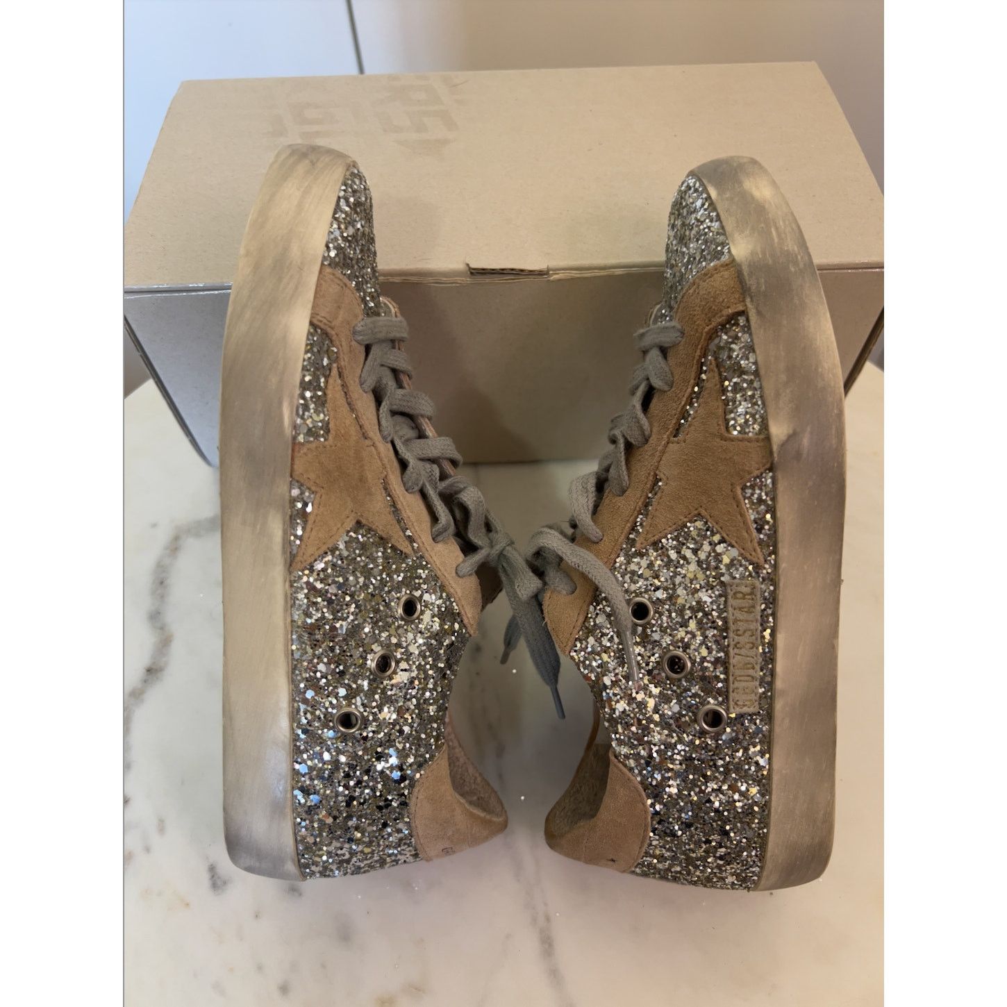 Golden Goose NWT GOLDEN GOOSE SUPERSTAR GLITTER SUEDE PLATINUM BEIGE SZ 6 Size US 6 / IT 36 - 5 Thumbnail