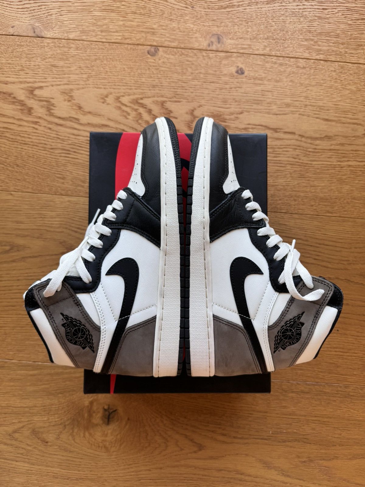 Jordan Brand × Nike Air Jordan 1 | mocha | US9/42,5 Size US 9 / EU 42 - 1 Thumbnail