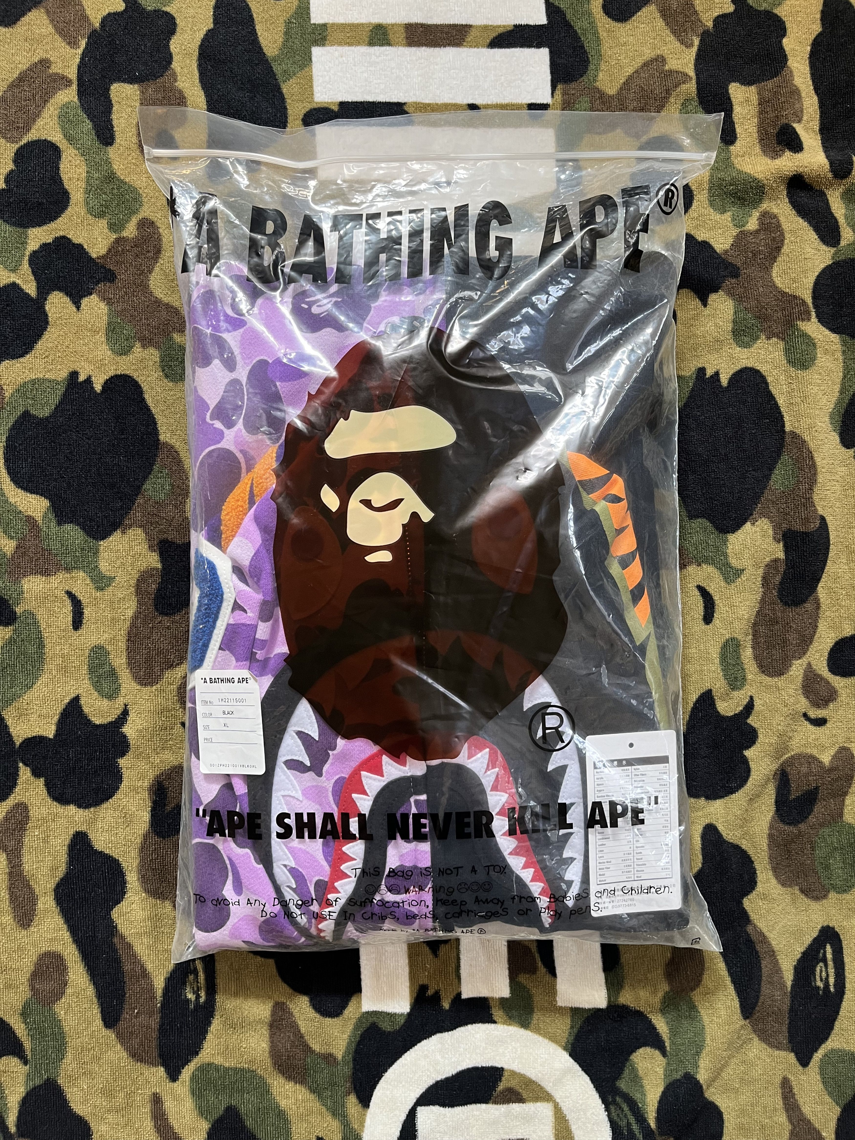 Bape BAPE TAIPEI 14TH ANNIVERSARY SHARK FULL ZIP HOODIE Size US XL / EU 56 / 4 - 3 Thumbnail