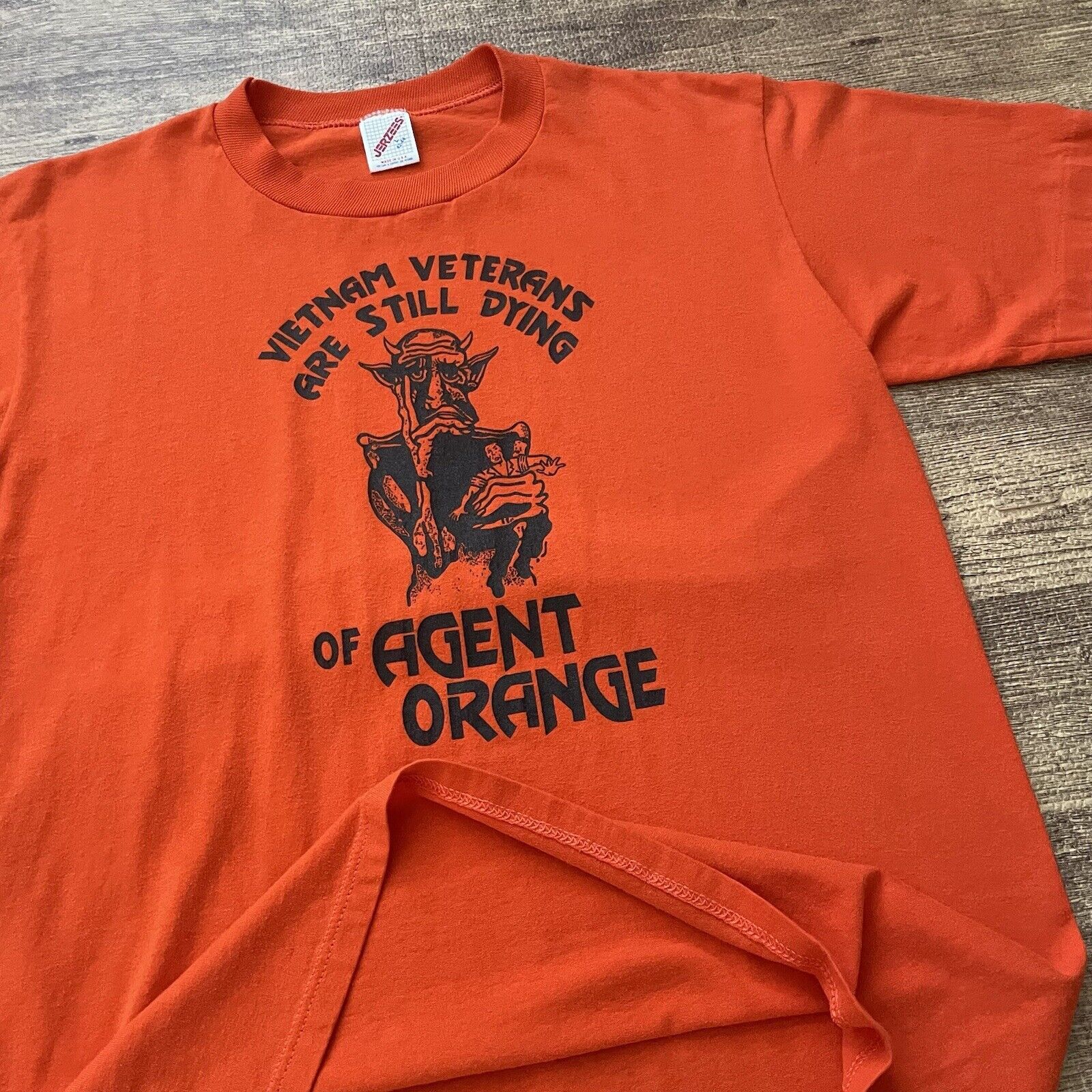 Vintage Vintage Agent Orange T-Shirt Size L Dioxin Vietnam War POW Size US L / EU 52-54 / 3 - 3 Thumbnail