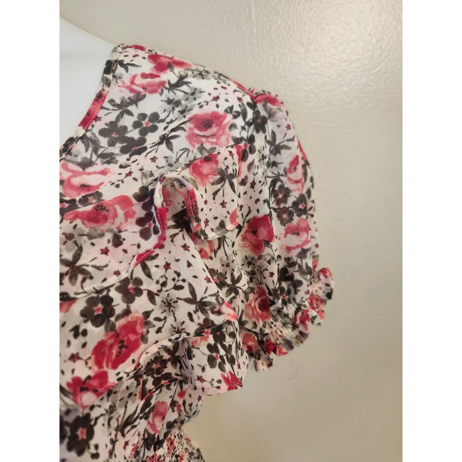 Torrid Torrid Black Rose Pink Floral Smocked Elastic Waist Ruffle Top 0X Size XL / US 12-14 / IT 48-50 - 3 Thumbnail