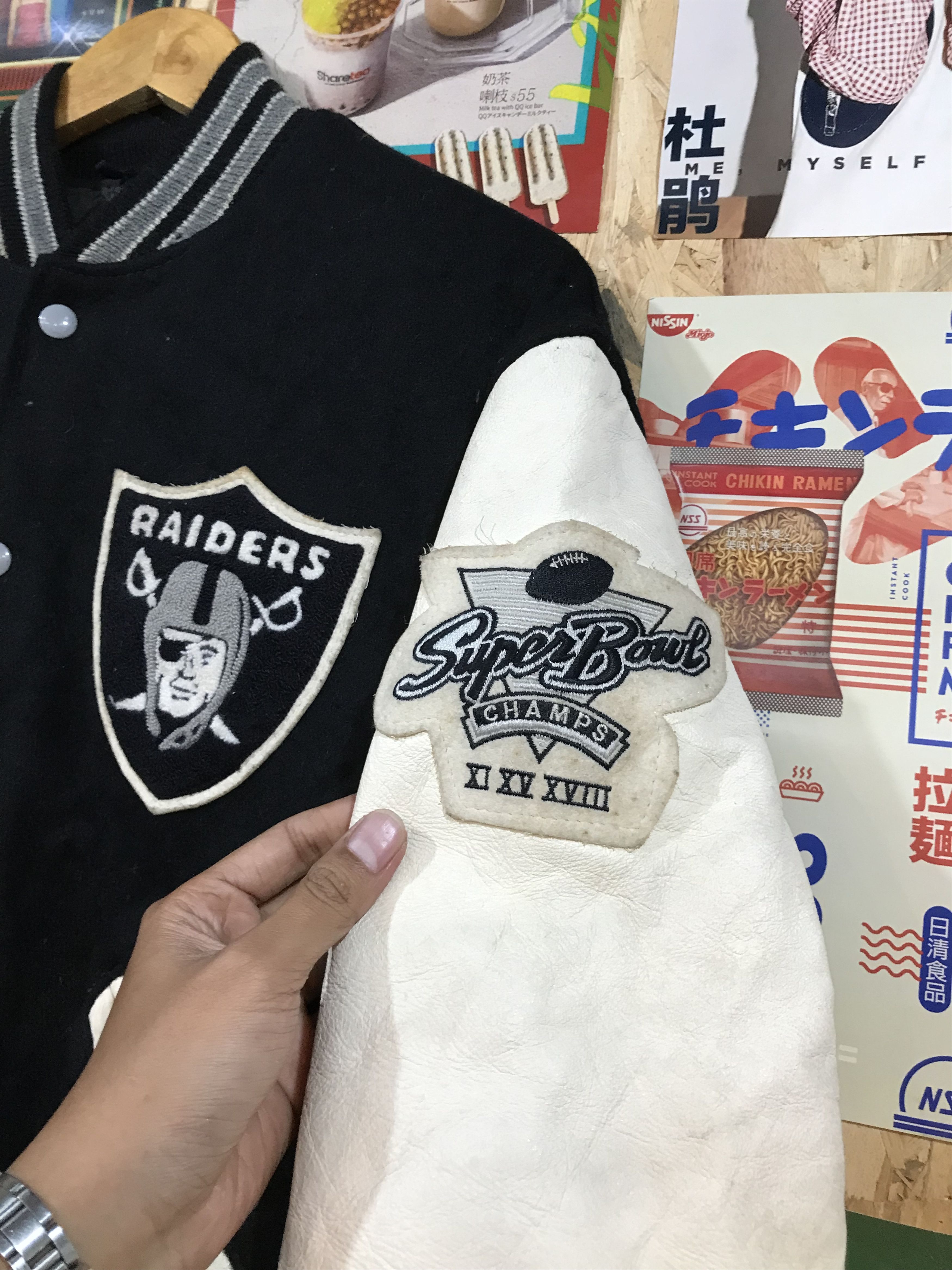 Delong Vintage Varsity Raiders Football Delong Sportswear Jacket Size US XL / EU 56 / 4 - 4 Thumbnail