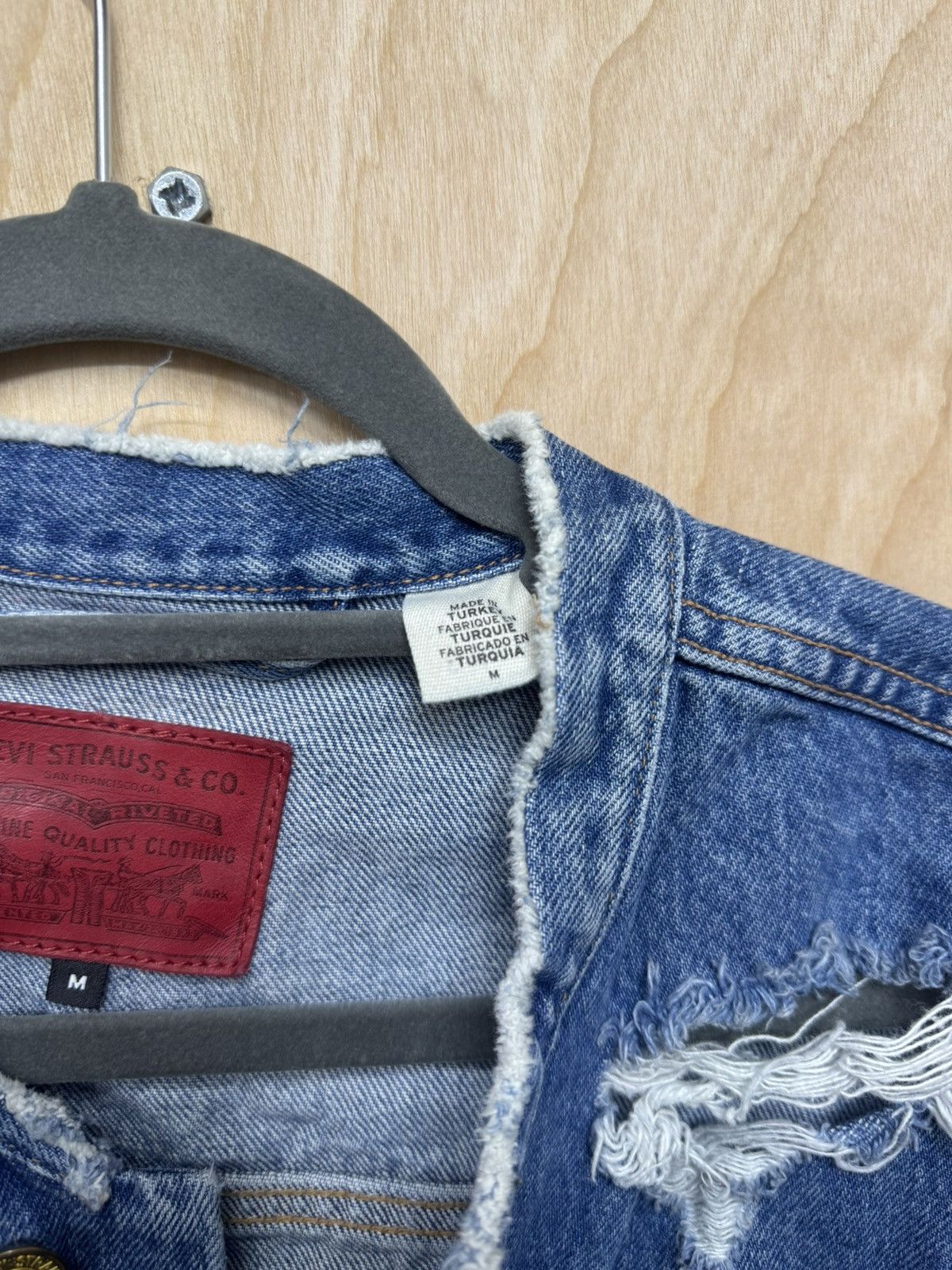 Kith × Levi's Kith x Levis Strawberry Fields Trucker Jacket Washed Blue Size US M / EU 48-50 / 2 - 5 Thumbnail