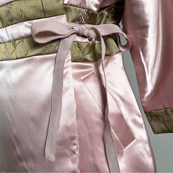 Other Asian-Inspired Pink Quilted Wrap Short Silk Robe - M/L Size ONE SIZE - 4 Thumbnail